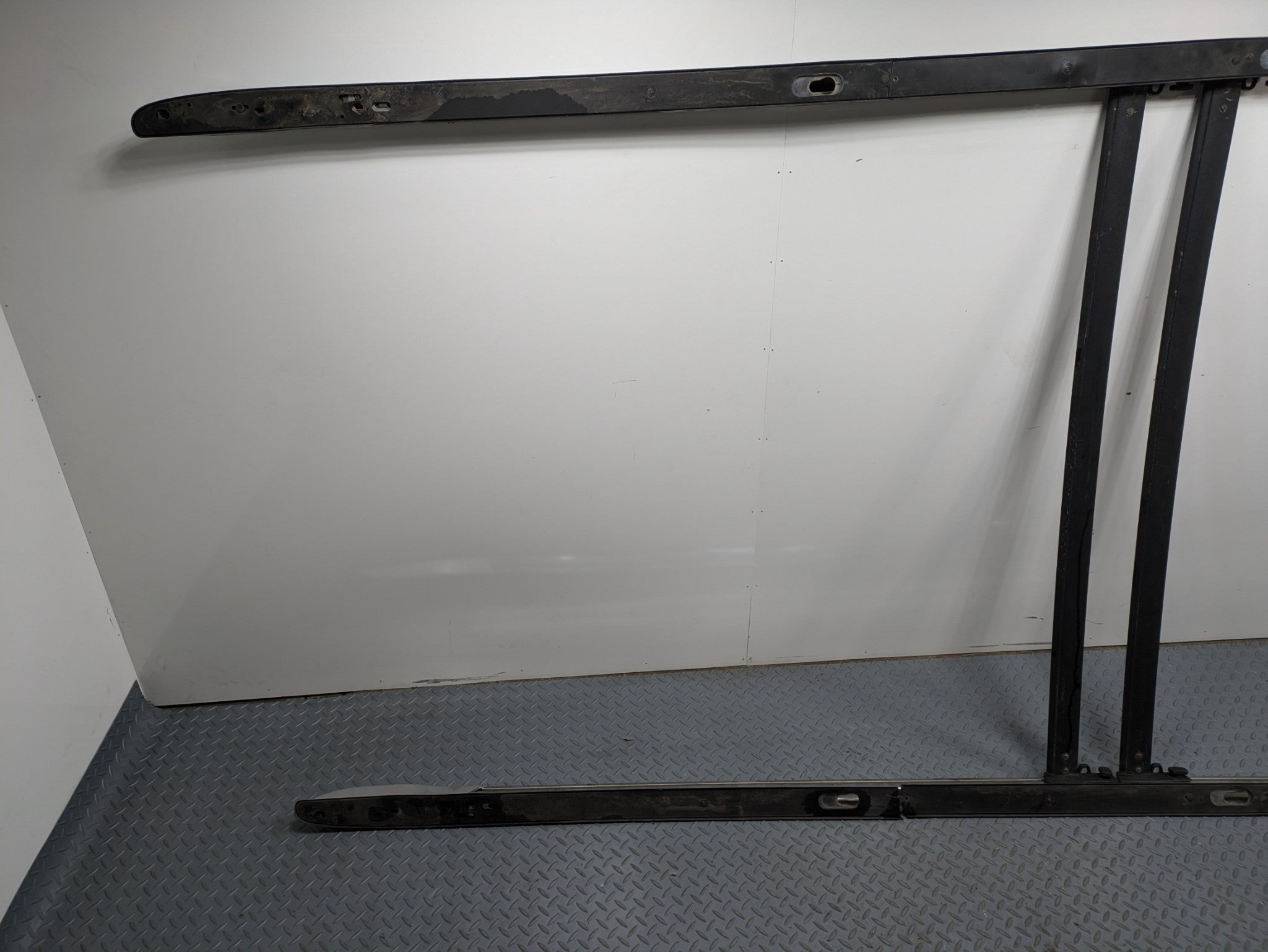 2010 - 2014 OEM CADILLAC ESCALADE ESV OVERHEAD ROOF LUGGAGE RACK RAIL CROSS BARS