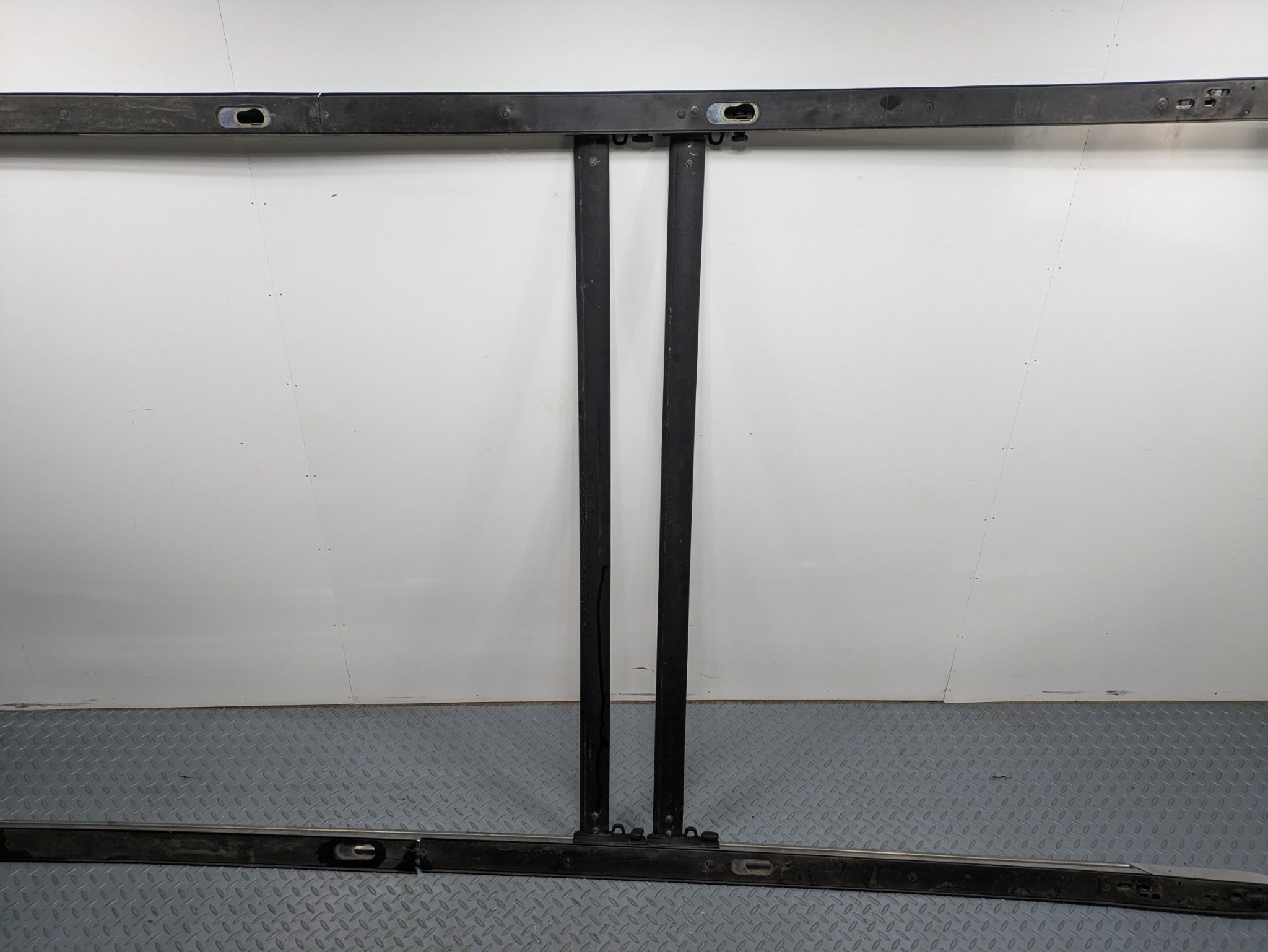 2010 - 2014 OEM CADILLAC ESCALADE ESV OVERHEAD ROOF LUGGAGE RACK RAIL CROSS BARS