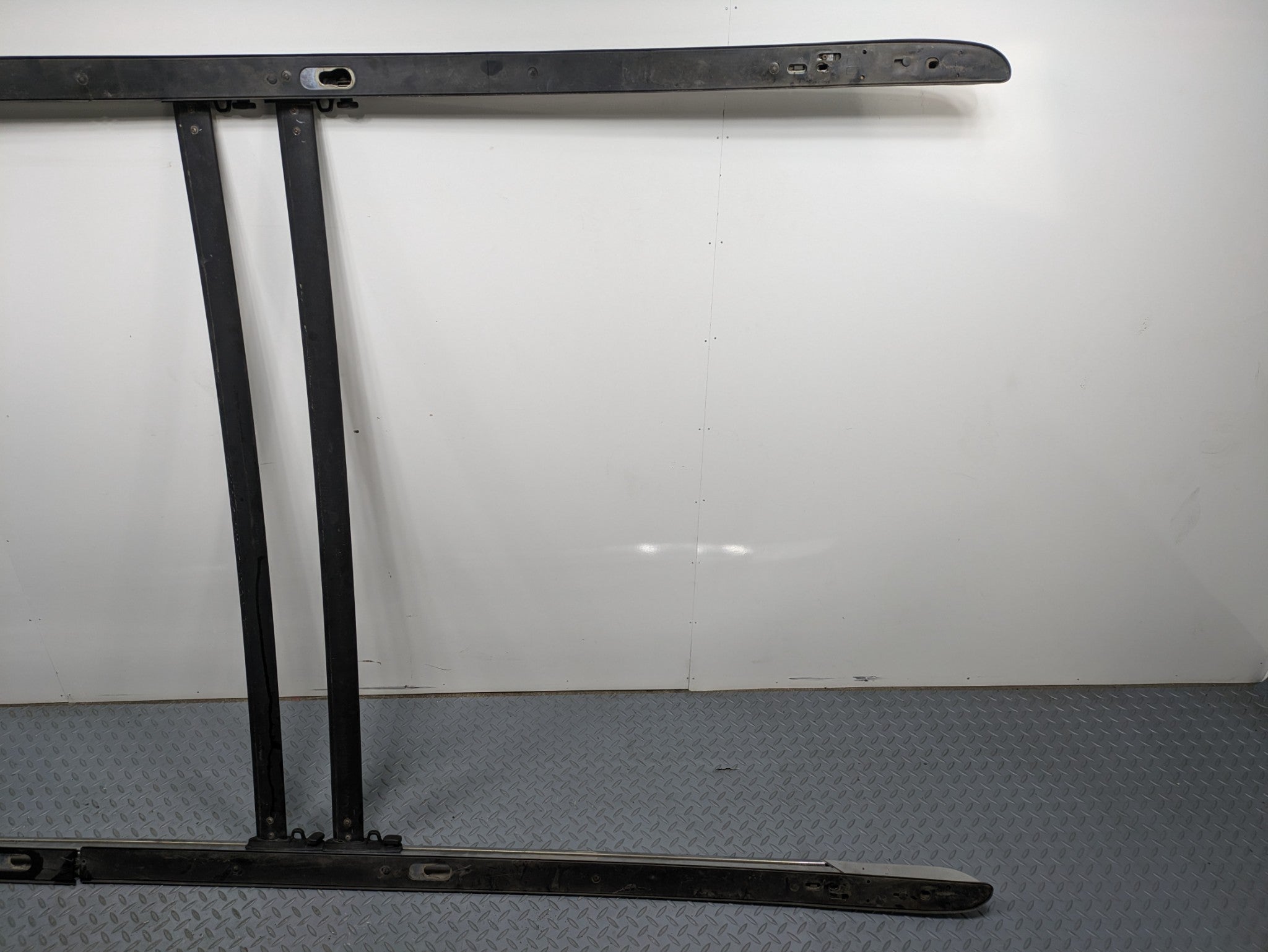 2010 - 2014 OEM CADILLAC ESCALADE ESV OVERHEAD ROOF LUGGAGE RACK RAIL CROSS BARS
