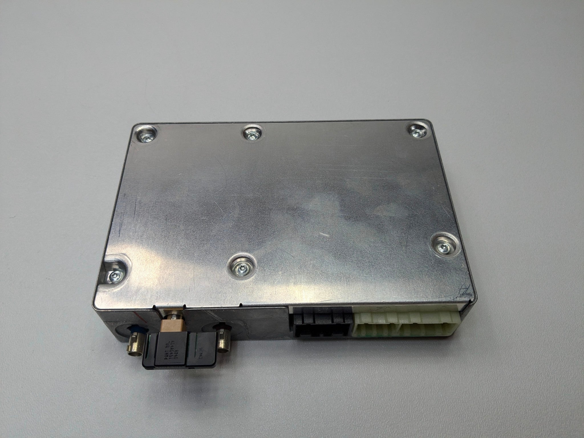 2010 - 2014 OEM CADILLAC ESCALADE ESV BLUETOOTH COMMUNICATION CONTROL MODULE