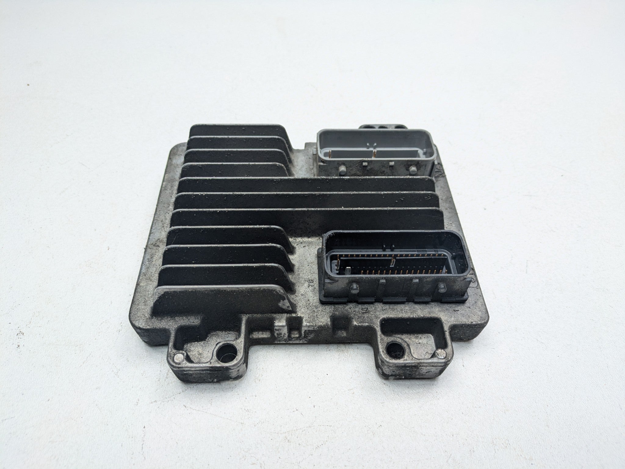2010 - 2014 OEM CADILLAC ESCALADE ESV COMPUTER ENGINE CONTROL ECU ECM MODULE