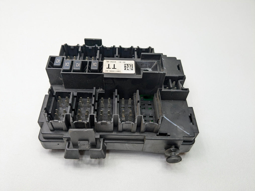 2010 - 2014 OEM CADILLAC ESCALADE ESV INTERIOR CABIN FUSE JUNCTION BOX