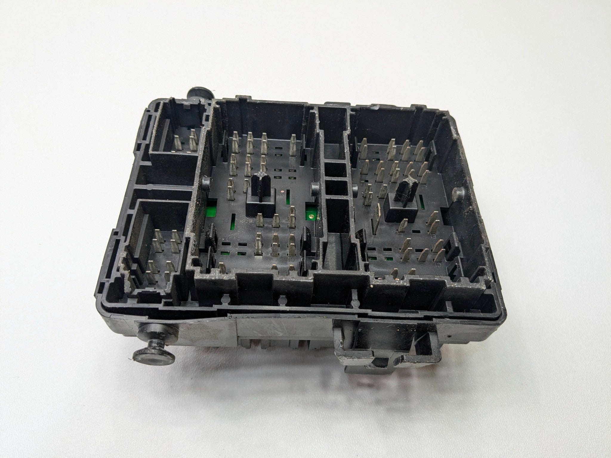 2010 - 2014 OEM CADILLAC ESCALADE ESV INTERIOR CABIN FUSE JUNCTION BOX