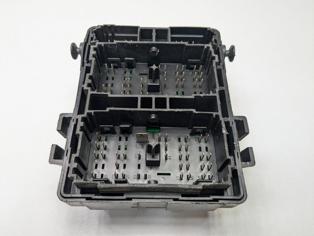 2010 - 2014 OEM CADILLAC ESCALADE ESV INTERIOR CABIN FUSE JUNCTION BOX
