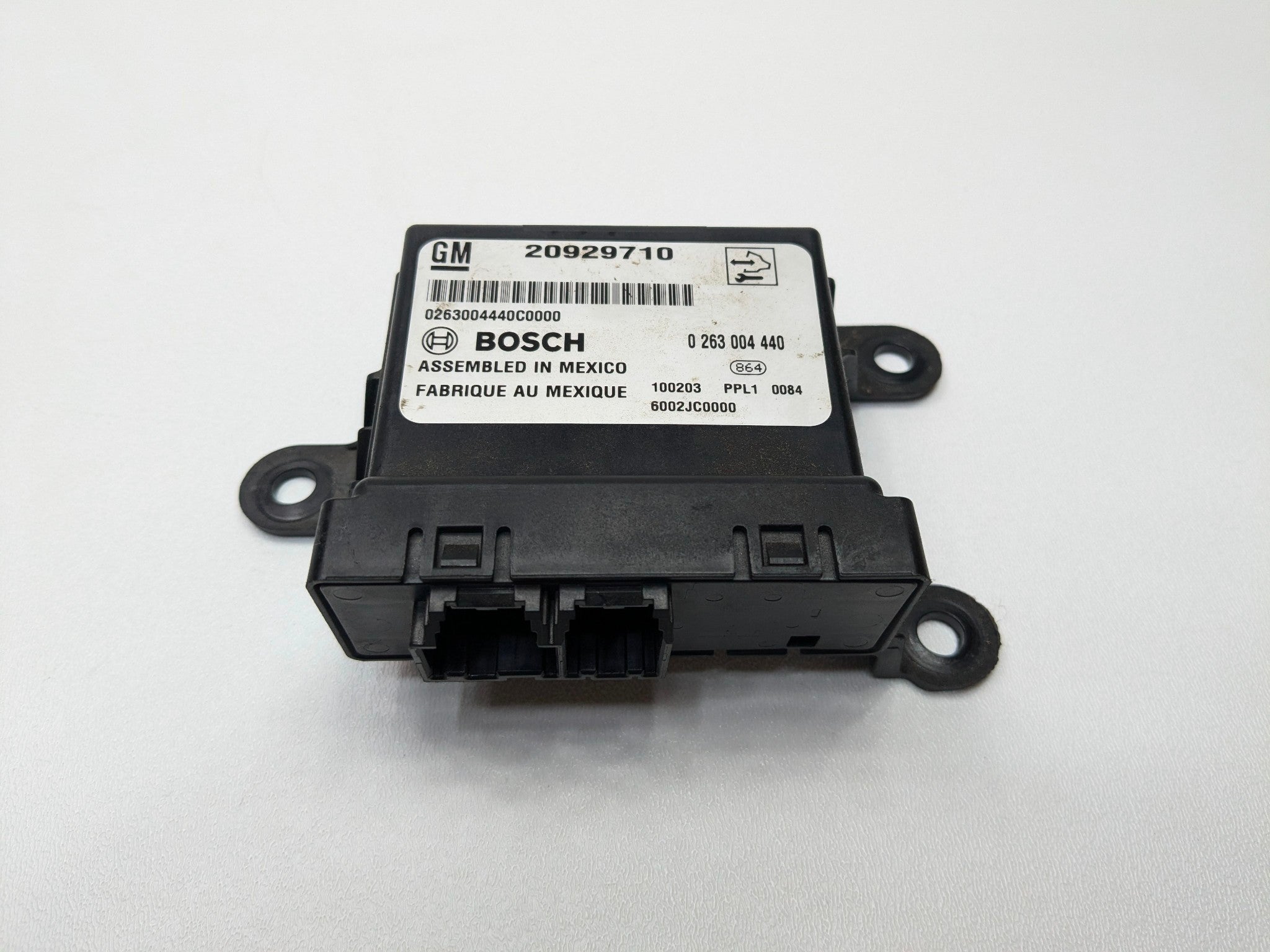 2010 - 2014 OEM CADILLAC ESCALADE ESV REAR DRIVER PARK ASSIST CONTROL MODULE