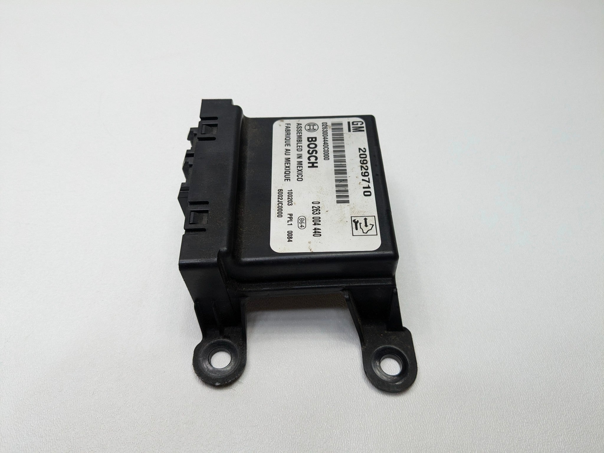 2010 - 2014 OEM CADILLAC ESCALADE ESV REAR DRIVER PARK ASSIST CONTROL MODULE