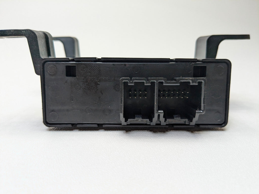 2010 - 2014 OEM CADILLAC ESCALADE ESV REAR DRIVER PARK ASSIST CONTROL MODULE