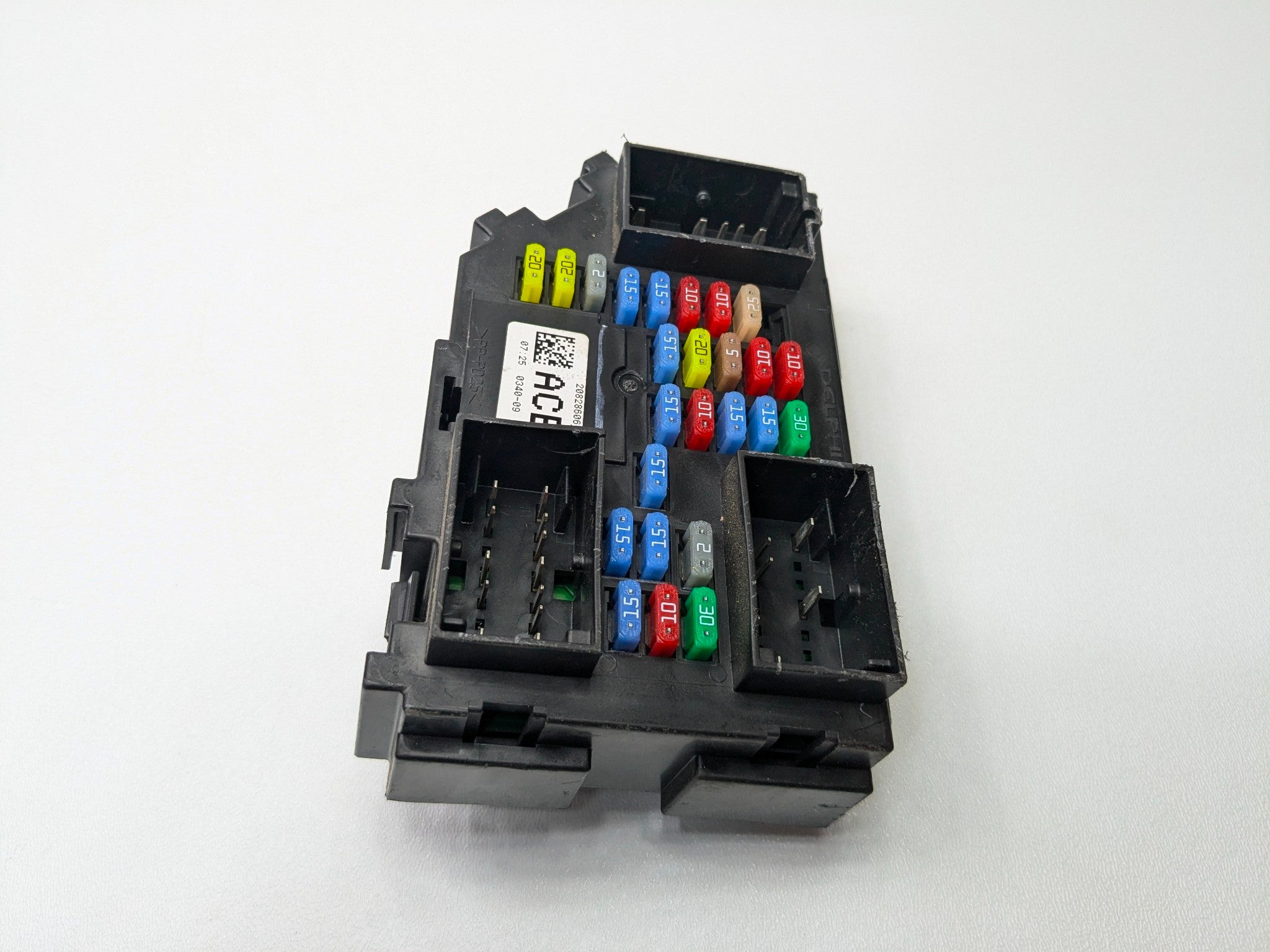 2010 - 2014 OEM CADILLAC ESCALADE ESV INTERIOR CABIN TERMINAL FUSE RELAY BOX