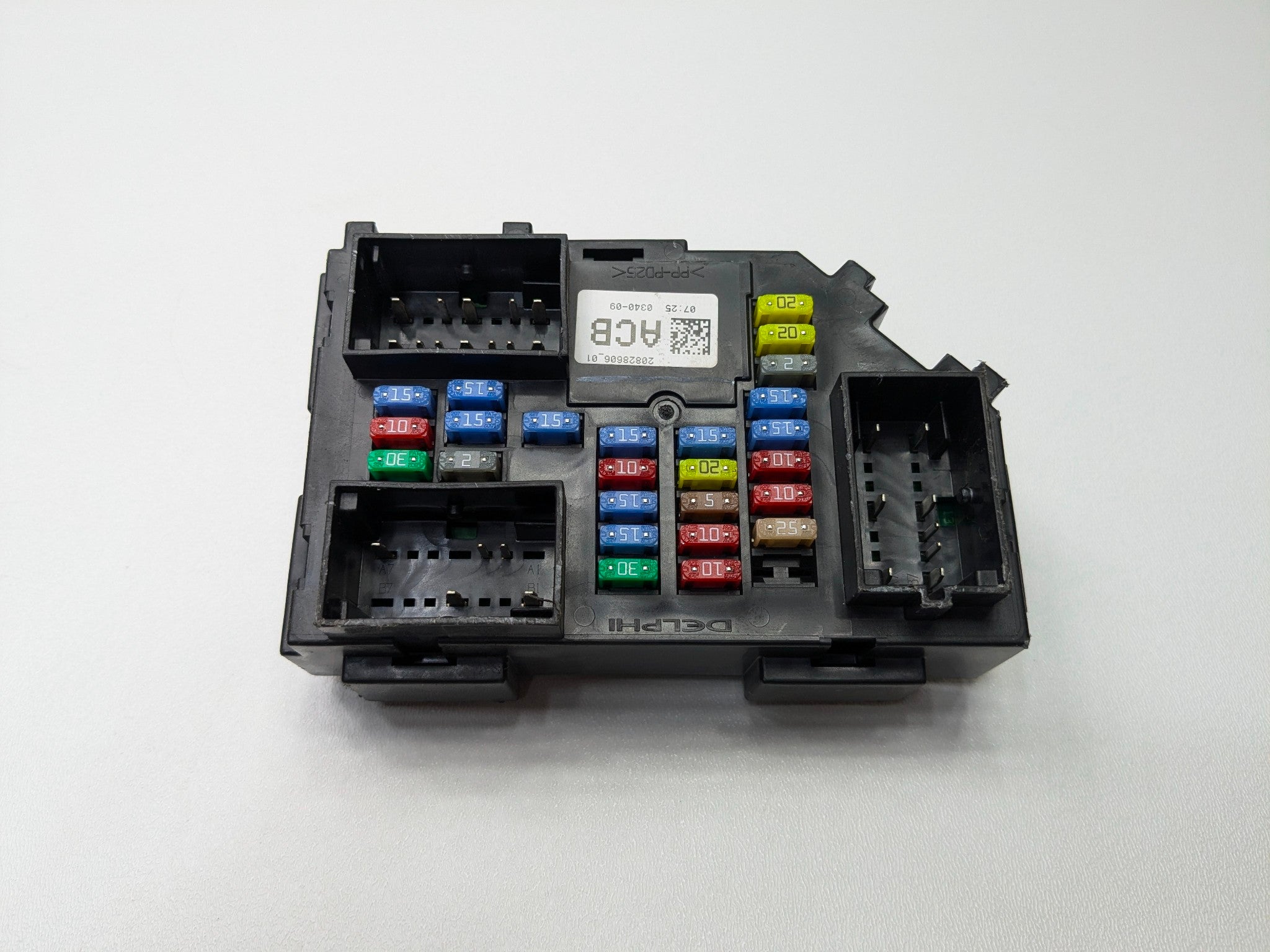 2010 - 2014 OEM CADILLAC ESCALADE ESV INTERIOR CABIN TERMINAL FUSE RELAY BOX