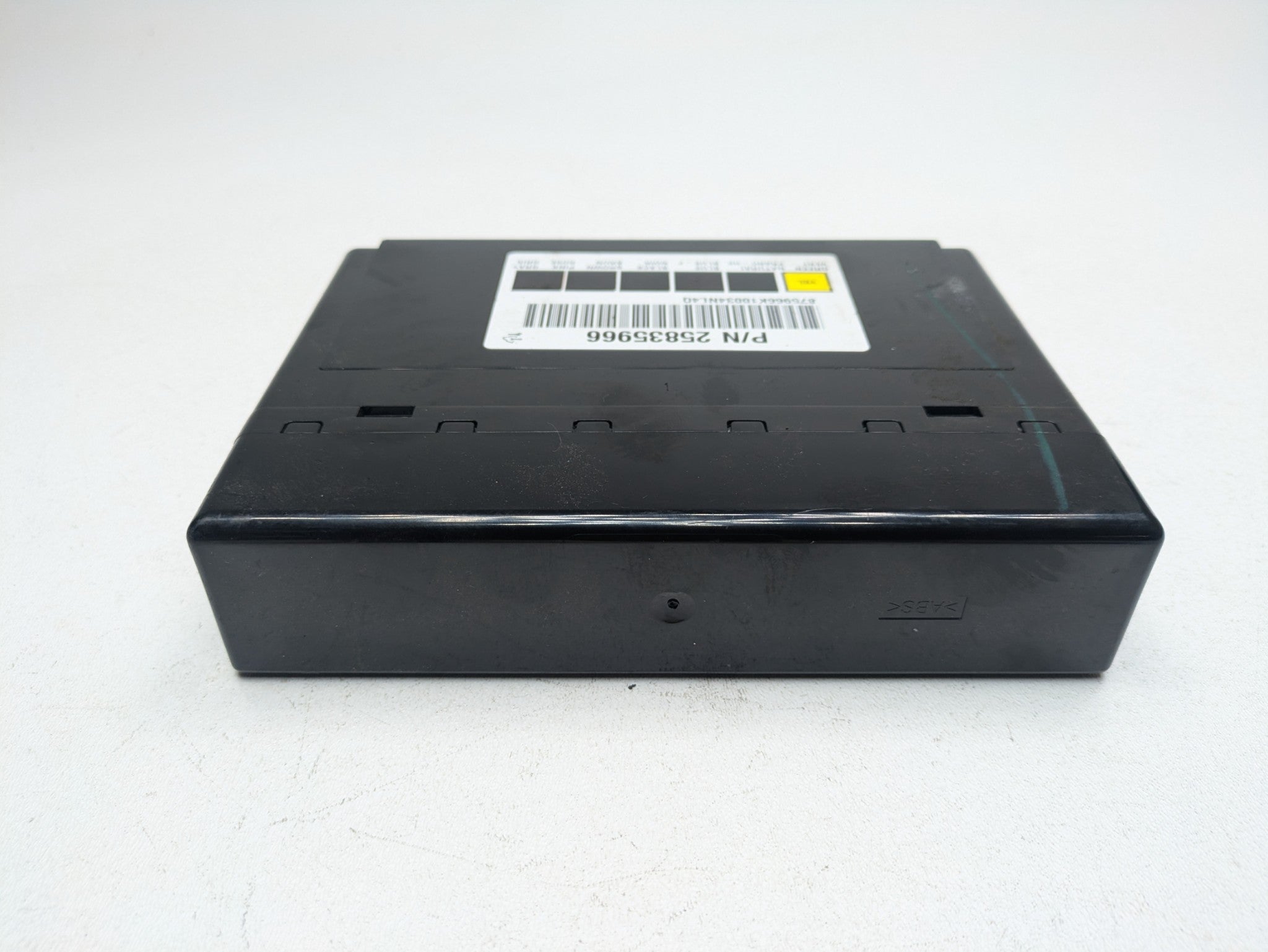 2010 - 2014 OEM CADILLAC ESCALADE ESV BODY CONTROL MODULE UNIT