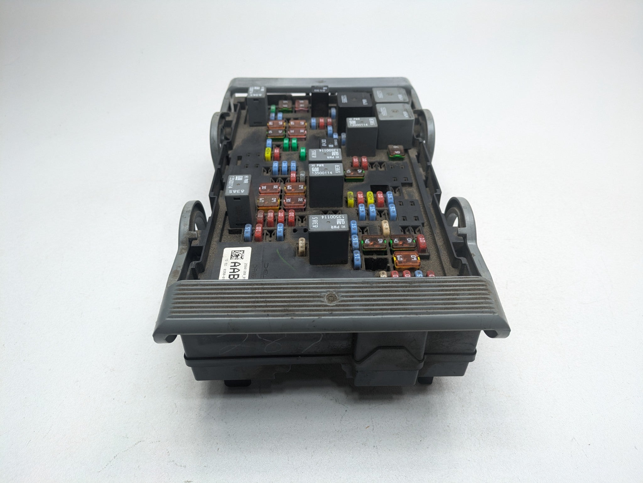 2010 - 2014 OEM CADILLAC ESCALADE ESV ENGINE POWER DISTRIBUTION FUSE BOX