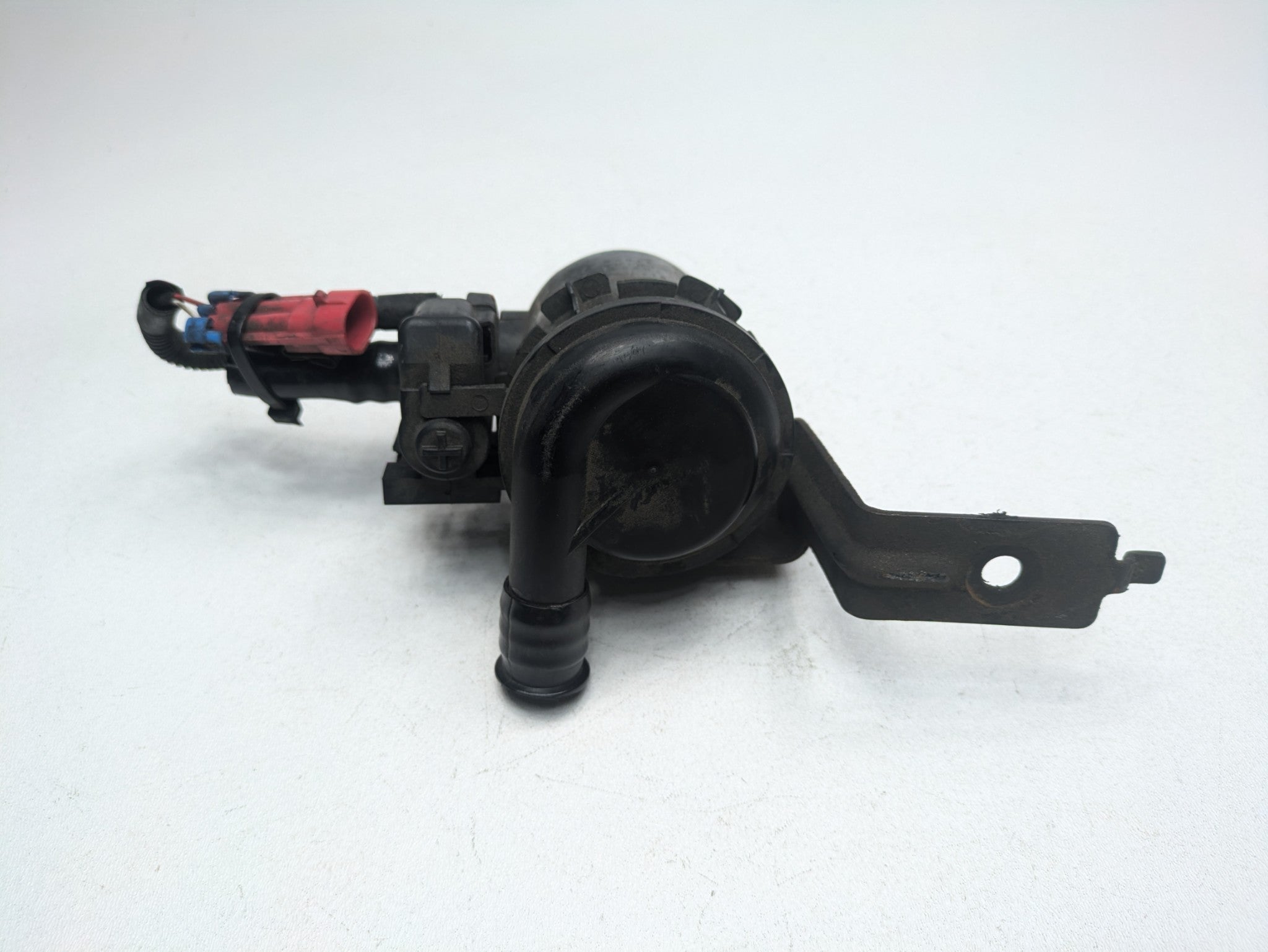 2010 - 2014 OEM CADILLAC ESCALADE ESV EVAPORATIVE EMISSIONS CANISTER VENT VALVE