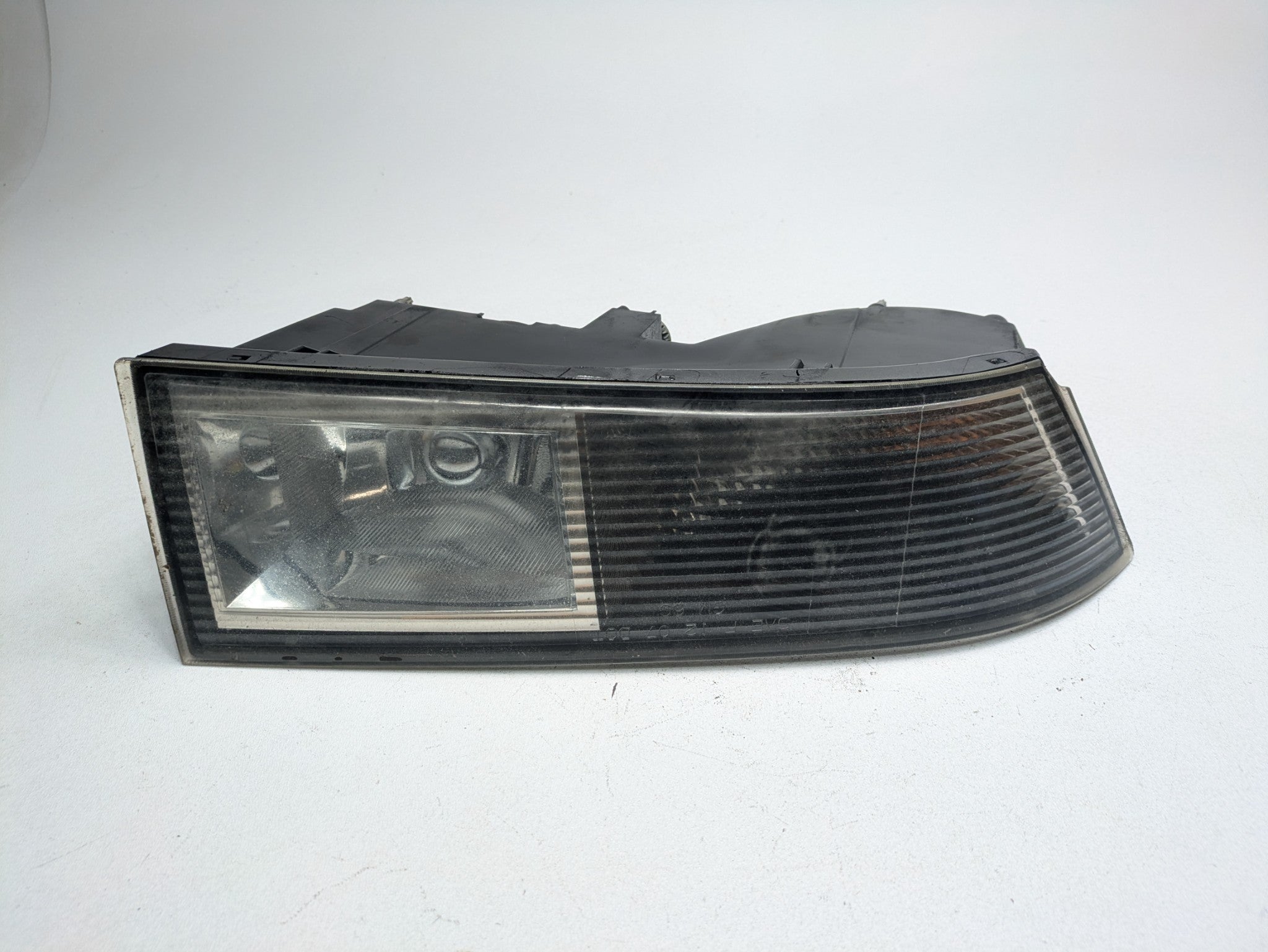 2010 - 2014 OEM CADILLAC ESCALADE ESV FRONT RIGHT SIDE FOG LIGHT ASSEMBLY