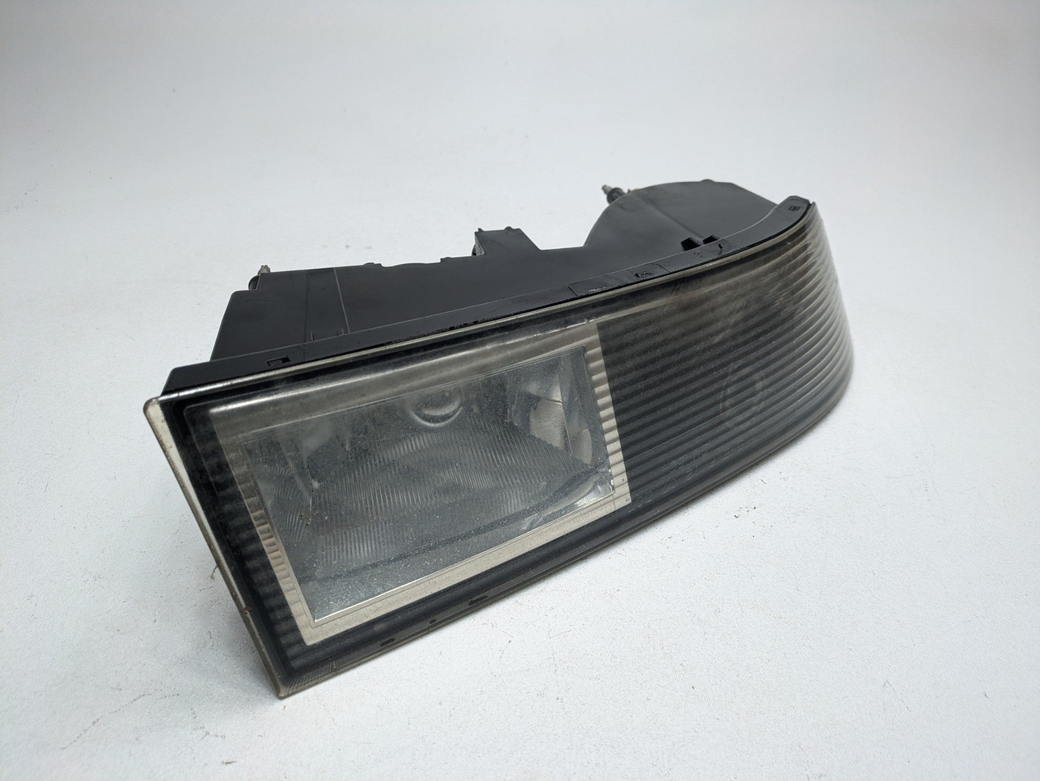2010 - 2014 OEM CADILLAC ESCALADE ESV FRONT RIGHT SIDE FOG LIGHT ASSEMBLY