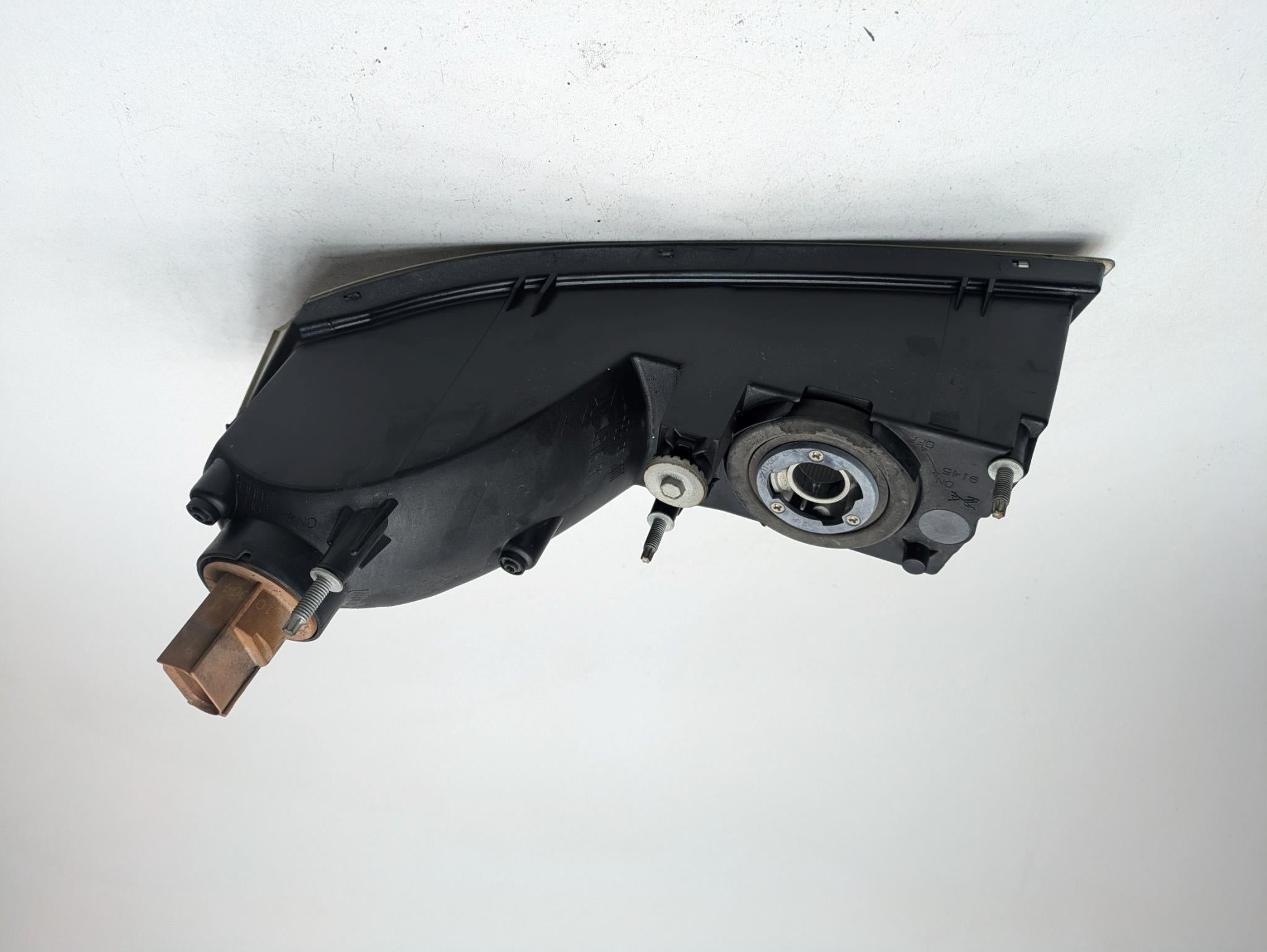 2010 - 2014 OEM CADILLAC ESCALADE ESV FRONT RIGHT SIDE FOG LIGHT ASSEMBLY