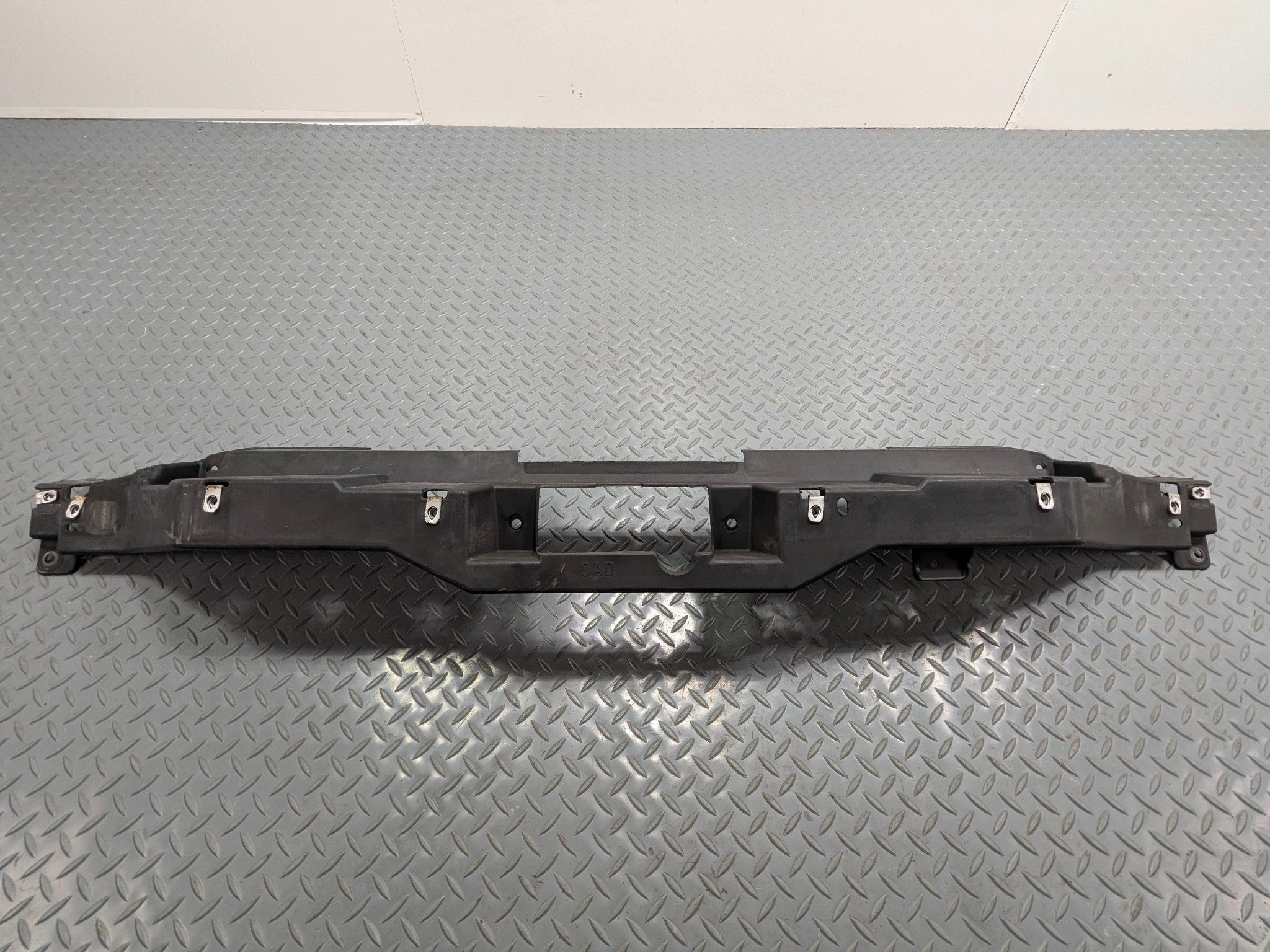 2010 - 2014 OEM CADILLAC ESCALADE ESV FRONT GRILLE UPPER BRACKET TRIM PANEL