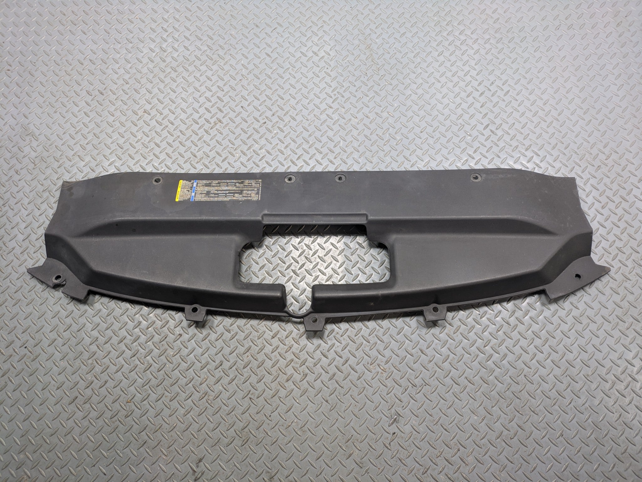 2010 - 2014 OEM CADILLAC ESCALADE ESV UPPER RADIATOR AIR BAFFLE PLASTIC COVER