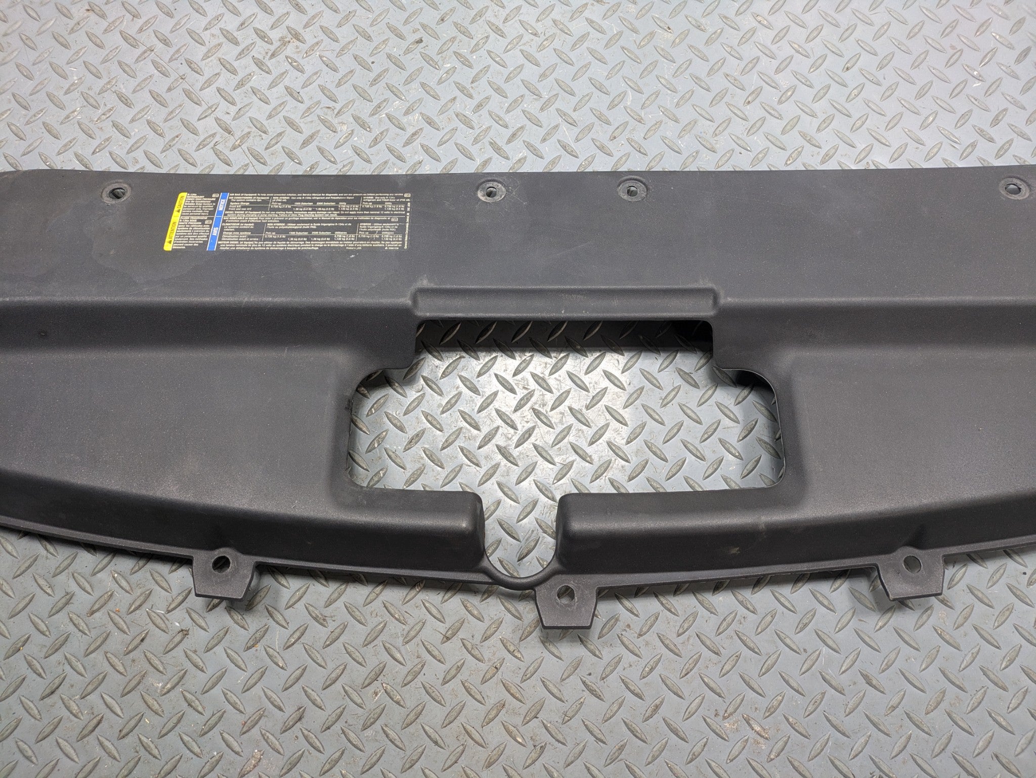 2010 - 2014 OEM CADILLAC ESCALADE ESV UPPER RADIATOR AIR BAFFLE PLASTIC COVER