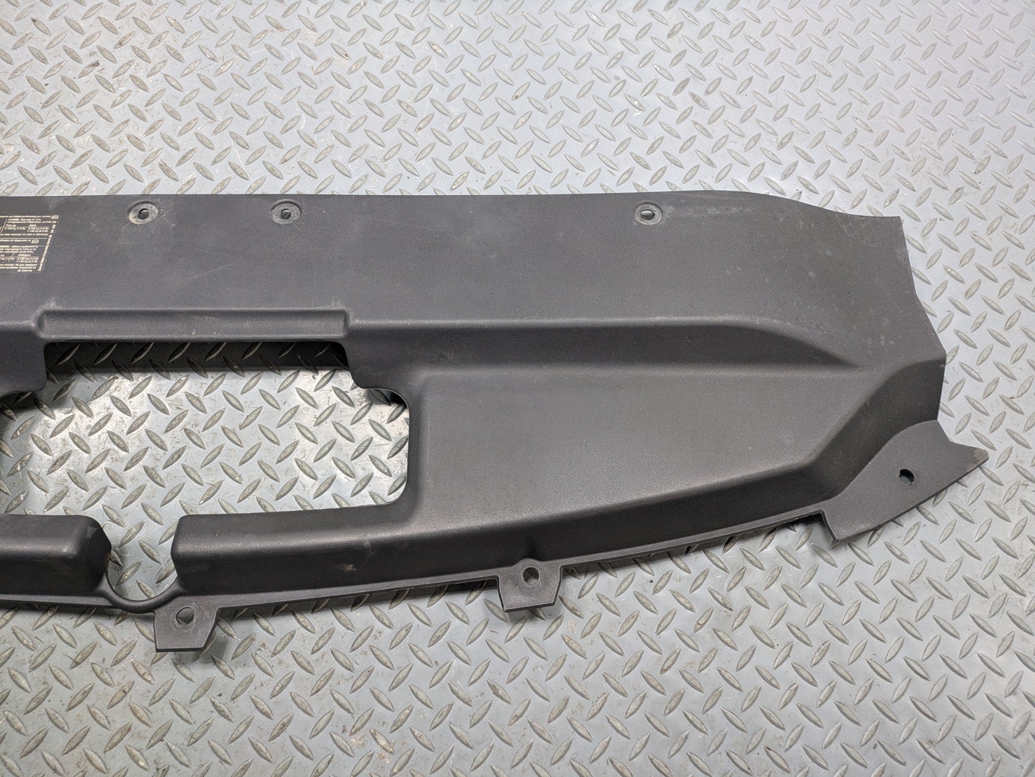 2010 - 2014 OEM CADILLAC ESCALADE ESV UPPER RADIATOR AIR BAFFLE PLASTIC COVER