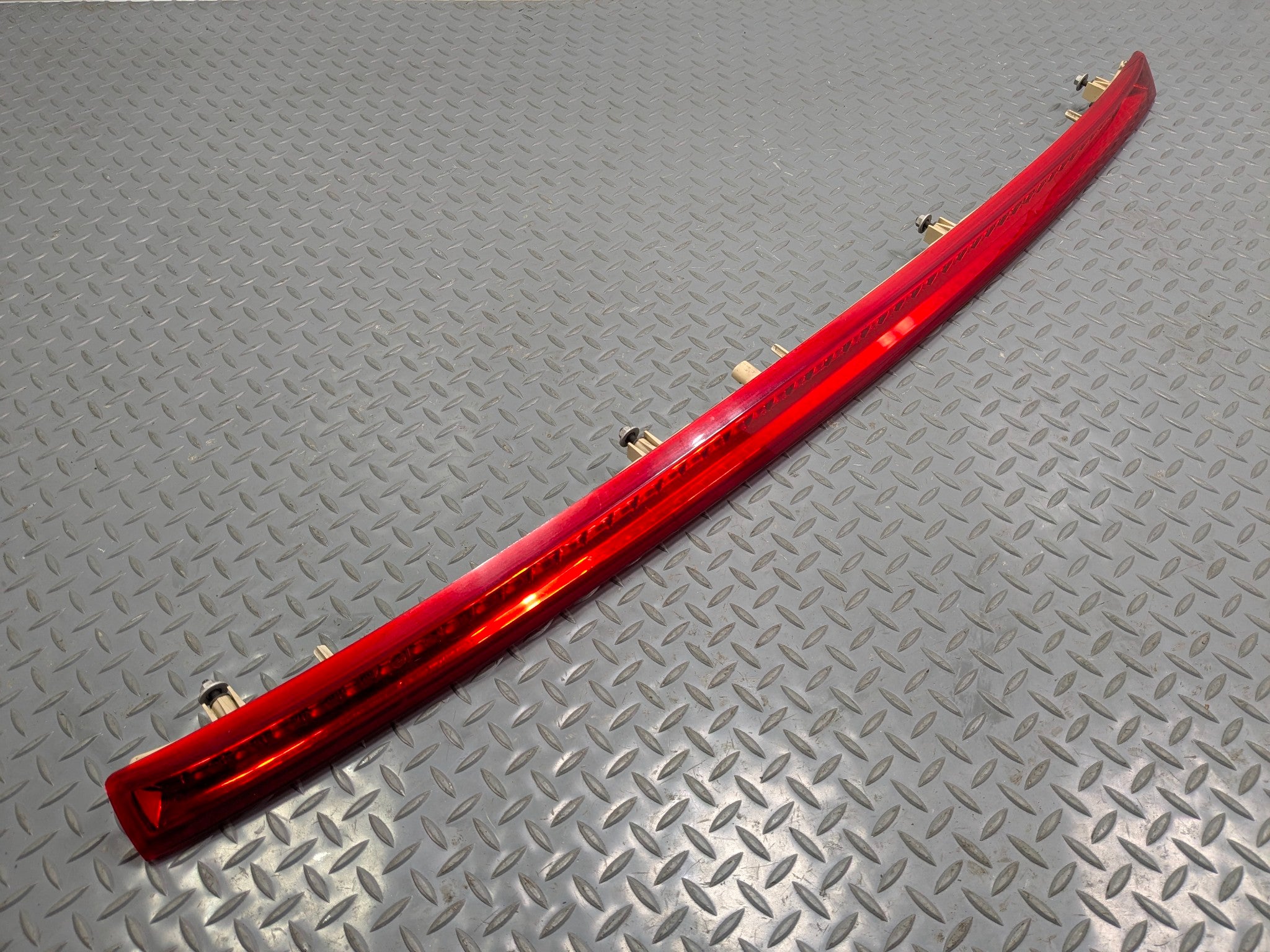 2010 - 2014 OEM CADILLAC ESCALADE ESV THIRD BRAKE LIGHT HIGH MOUNT STOP LIGHT
