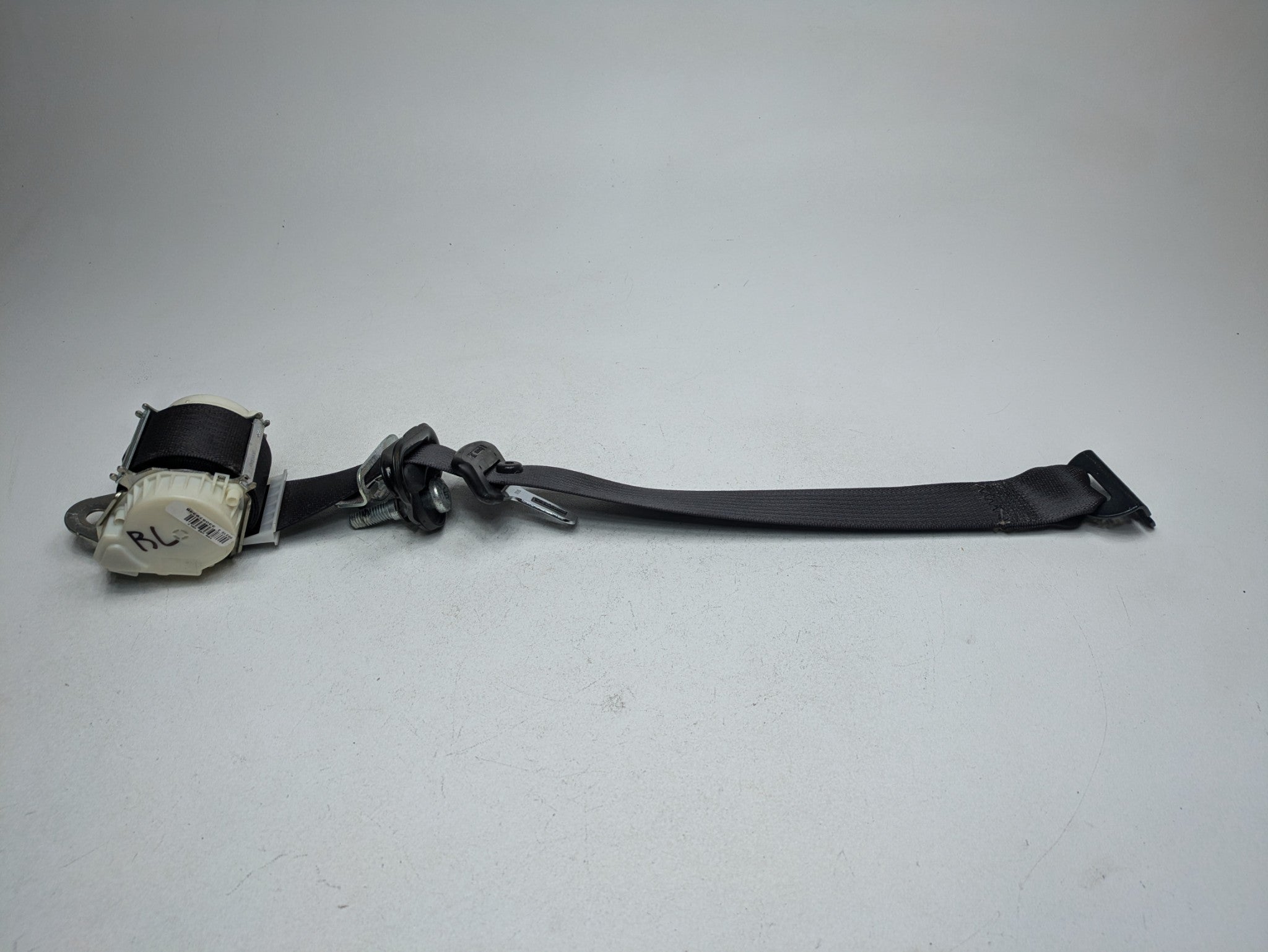 2010 - 2014 OEM CADILLAC ESCALADE ESV REAR LEFT DRIVER SIDE SEAT BELT ASSEMBLY