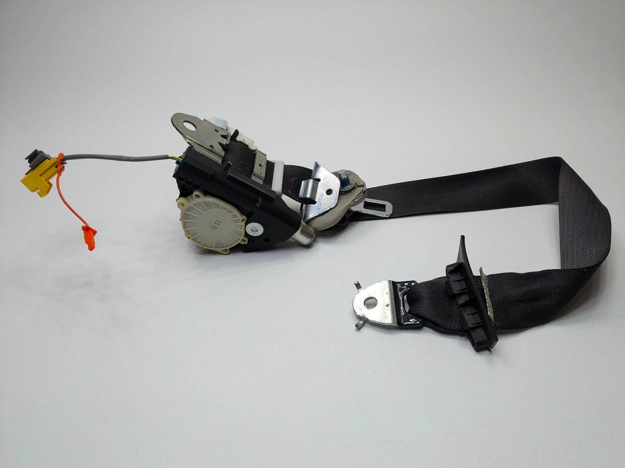 2010 - 2014 OEM CADILLAC ESCALADE ESV FRONT LEFT DRIVER SIDE SEAT BELT RETRACTOR