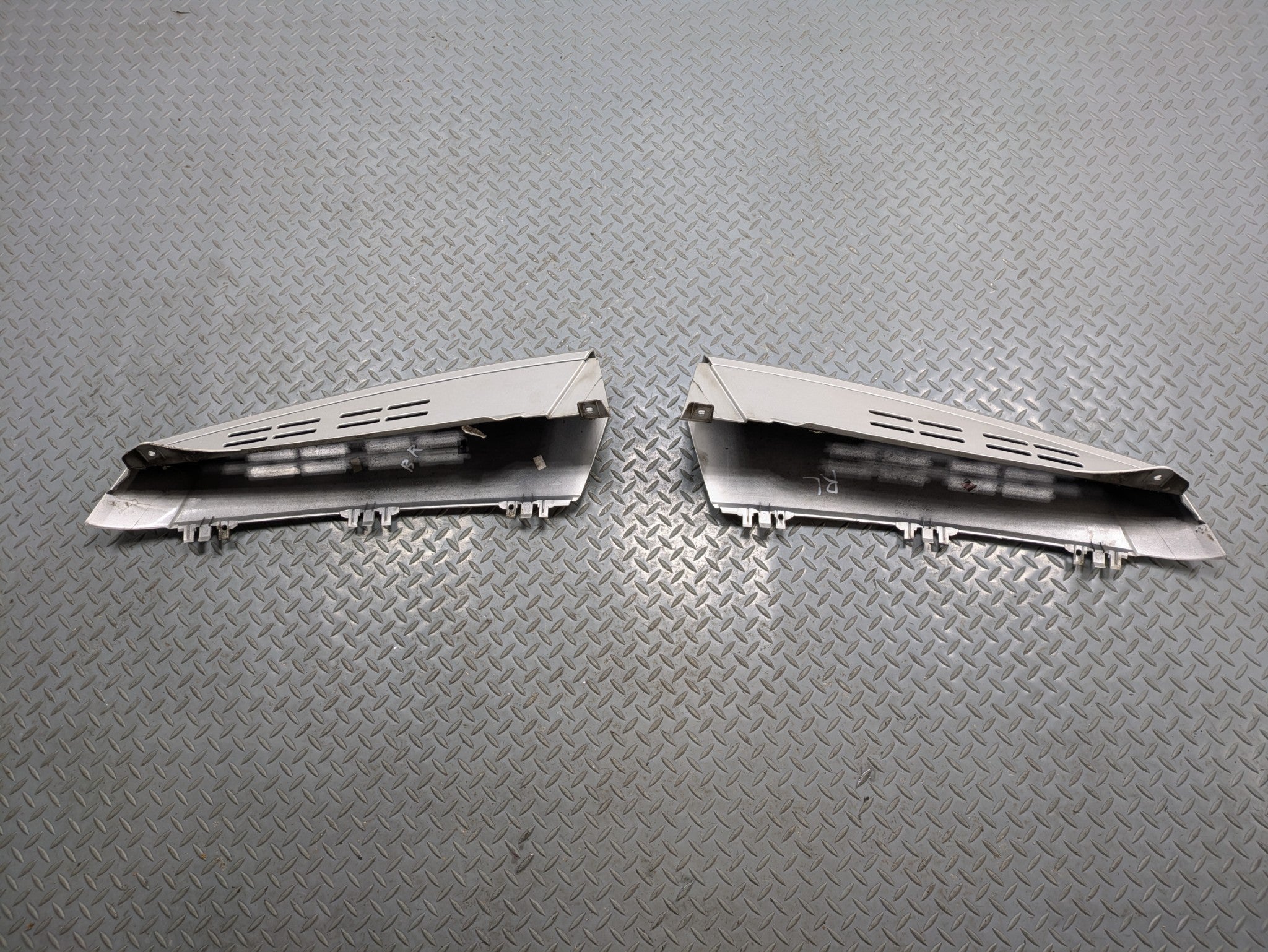 2010 - 2014 OEM CADILLAC ESCALADE ESV REAR QUARTER PANEL UPPER D PILLAR TRIM SET
