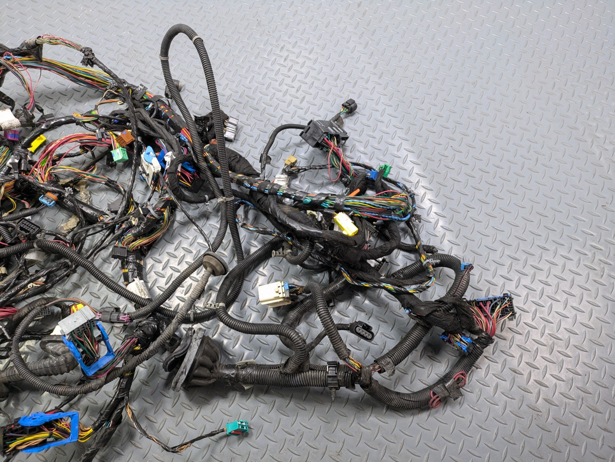 10 - 14 OEM CADILLAC ESCALADE ESV INTERIOR BODY WIRE HARNESS CABLE AND CONNECTOR