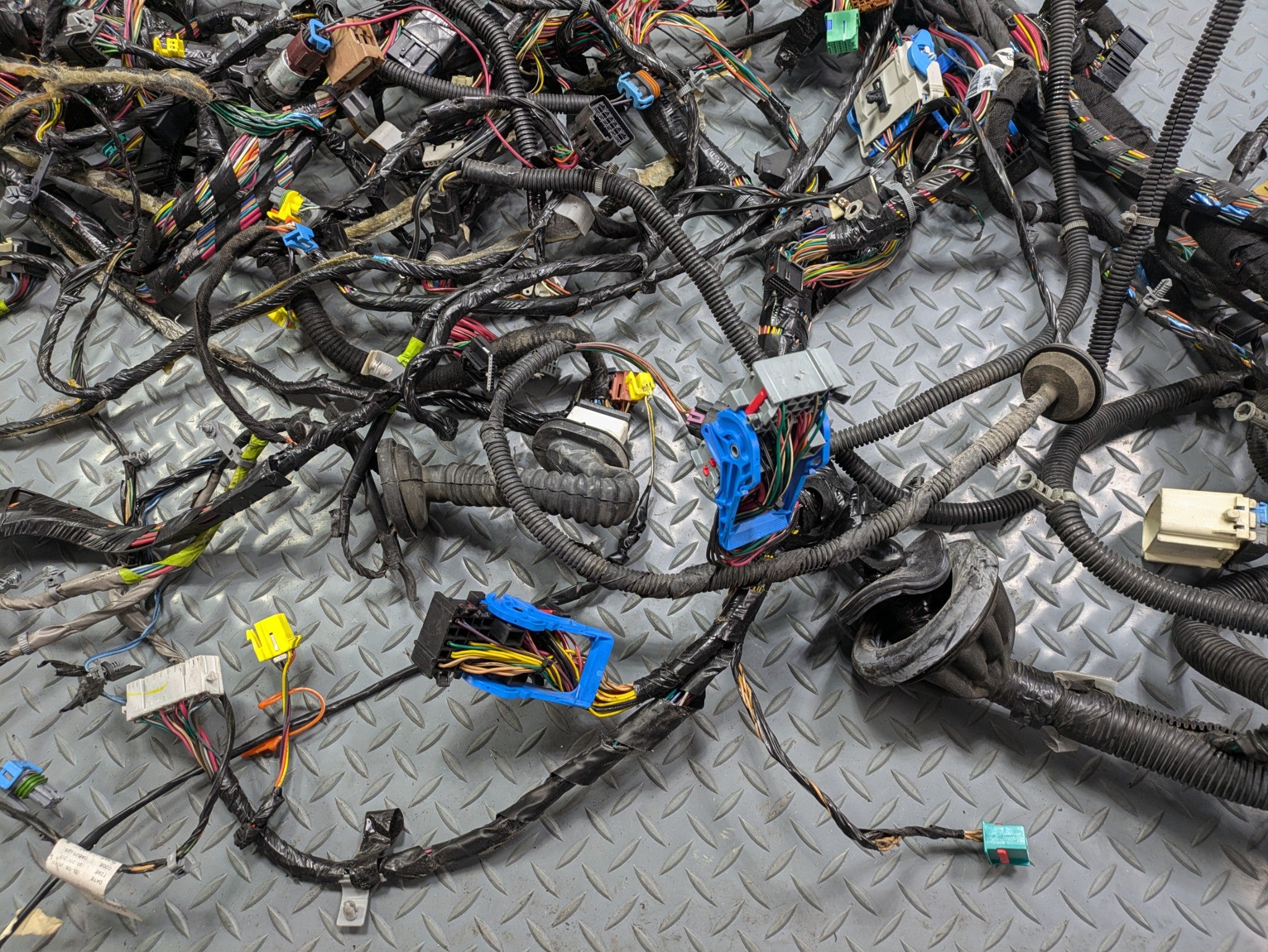 10 - 14 OEM CADILLAC ESCALADE ESV INTERIOR BODY WIRE HARNESS CABLE AND CONNECTOR