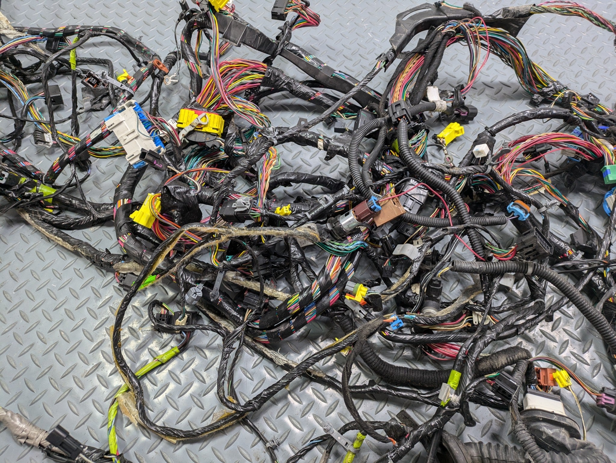 10 - 14 OEM CADILLAC ESCALADE ESV INTERIOR BODY WIRE HARNESS CABLE AND CONNECTOR