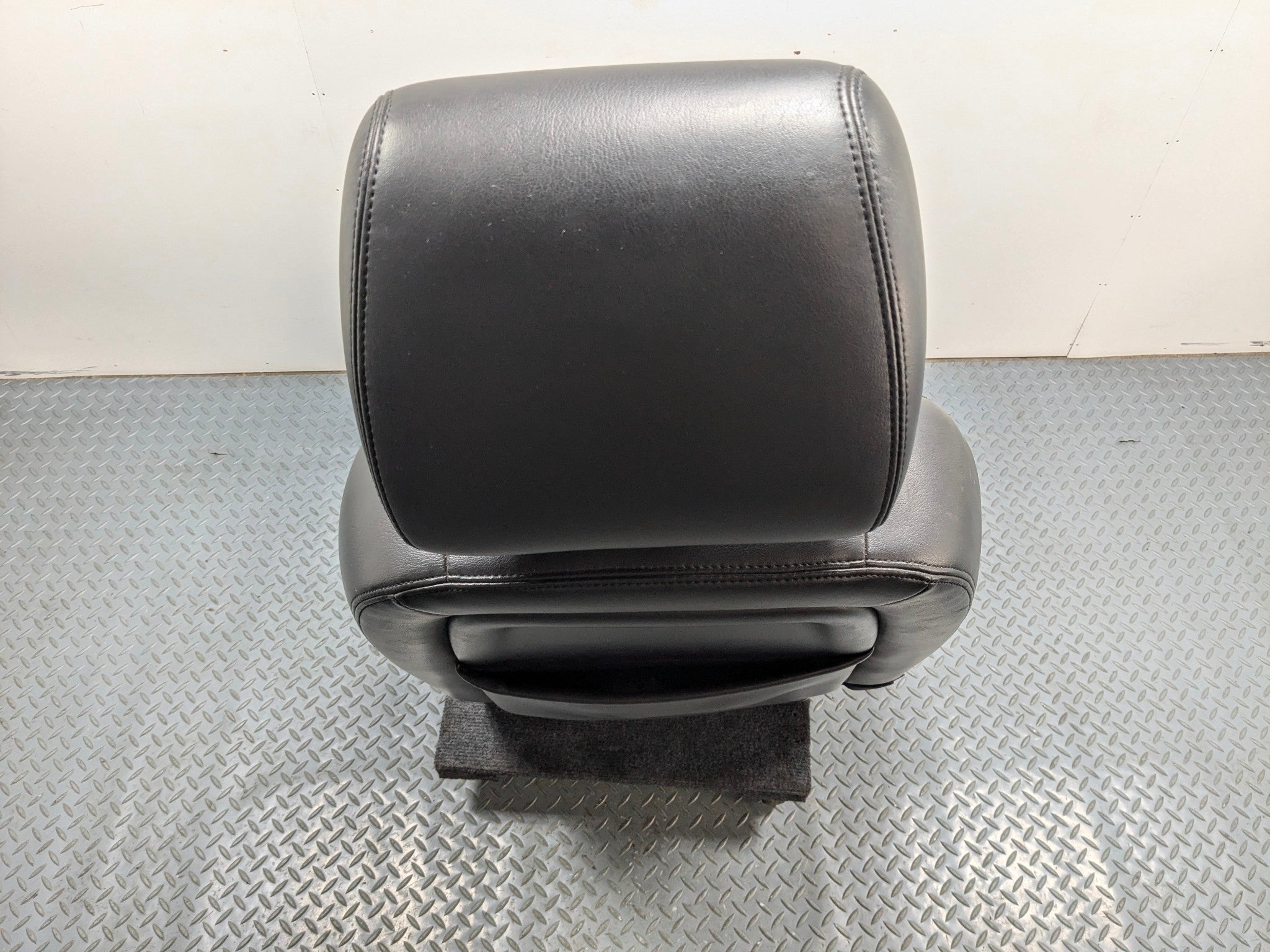 10 - 14 OEM CADILLAC ESCALADE ESV FRONT RIGHT SIDE SEAT WITH HEADREST ASSEMBLY