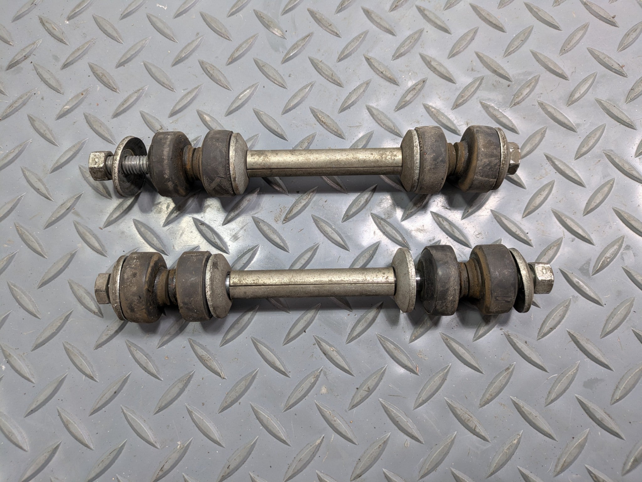 2010 - 2014 OEM CADILLAC ESCALADE ESV REAR STABILIZER SWAY BAR LINK KIT SET