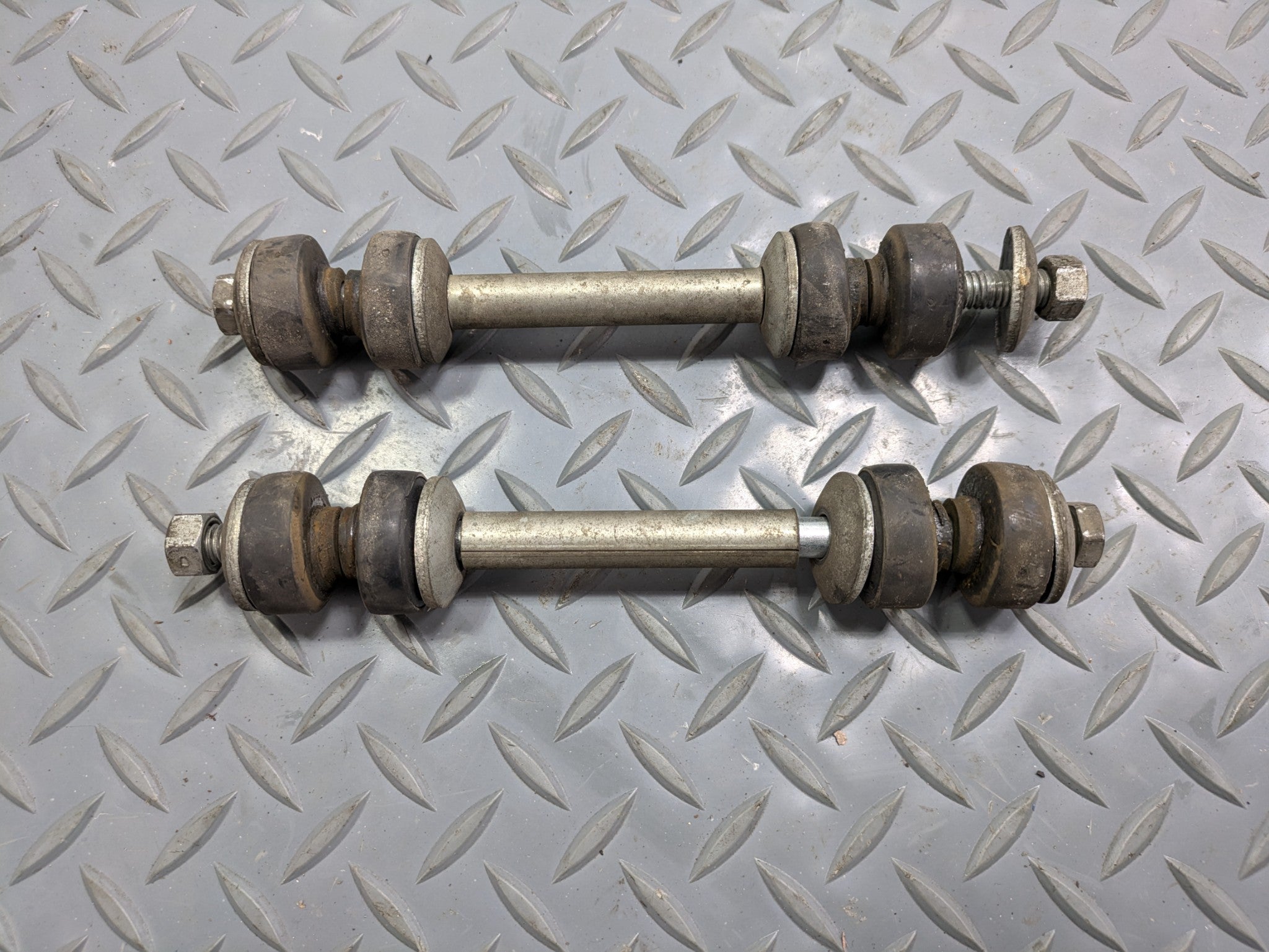 2010 - 2014 OEM CADILLAC ESCALADE ESV REAR STABILIZER SWAY BAR LINK KIT SET