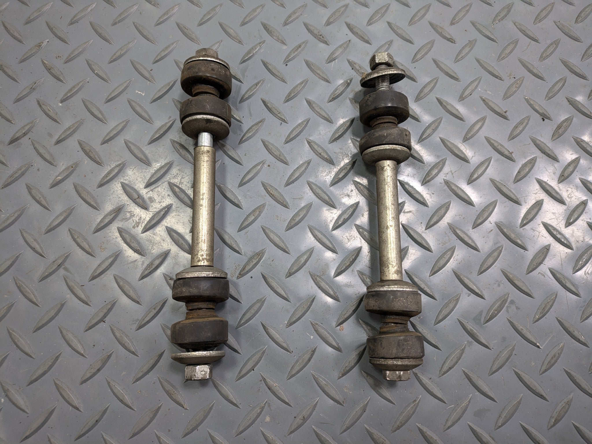 2010 - 2014 OEM CADILLAC ESCALADE ESV REAR STABILIZER SWAY BAR LINK KIT SET