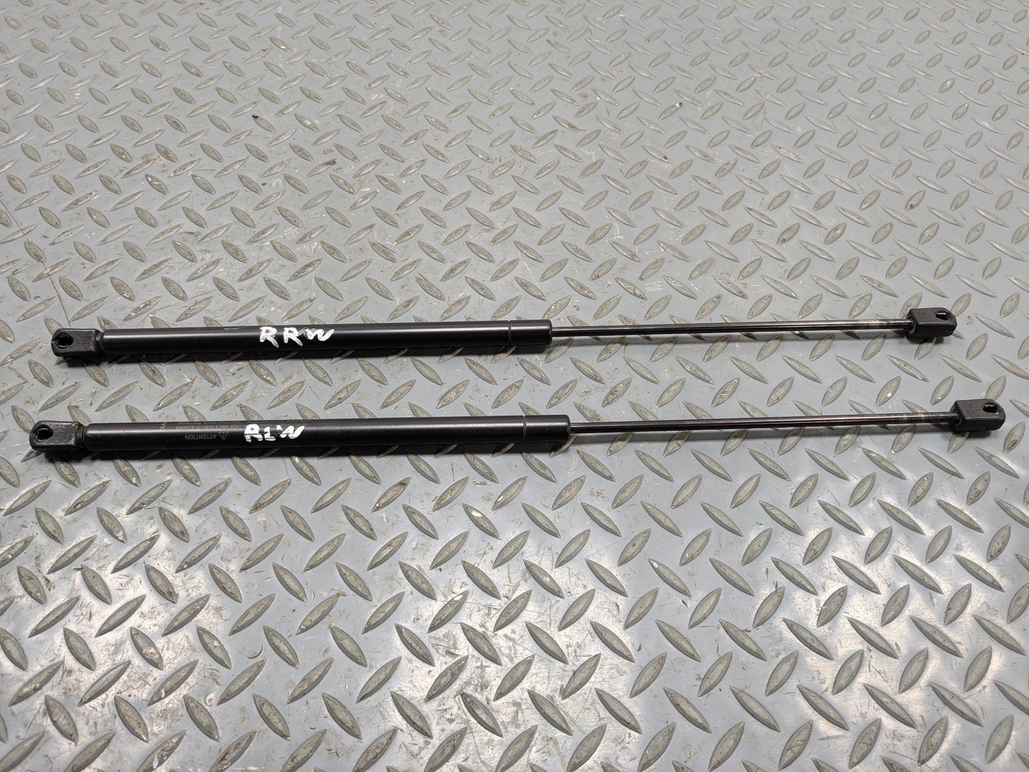 2010 - 2014 OEM CADILLAC ESCALADE ESV REAR LEFT AND RIGHT HATCH GLASS SUPPORT