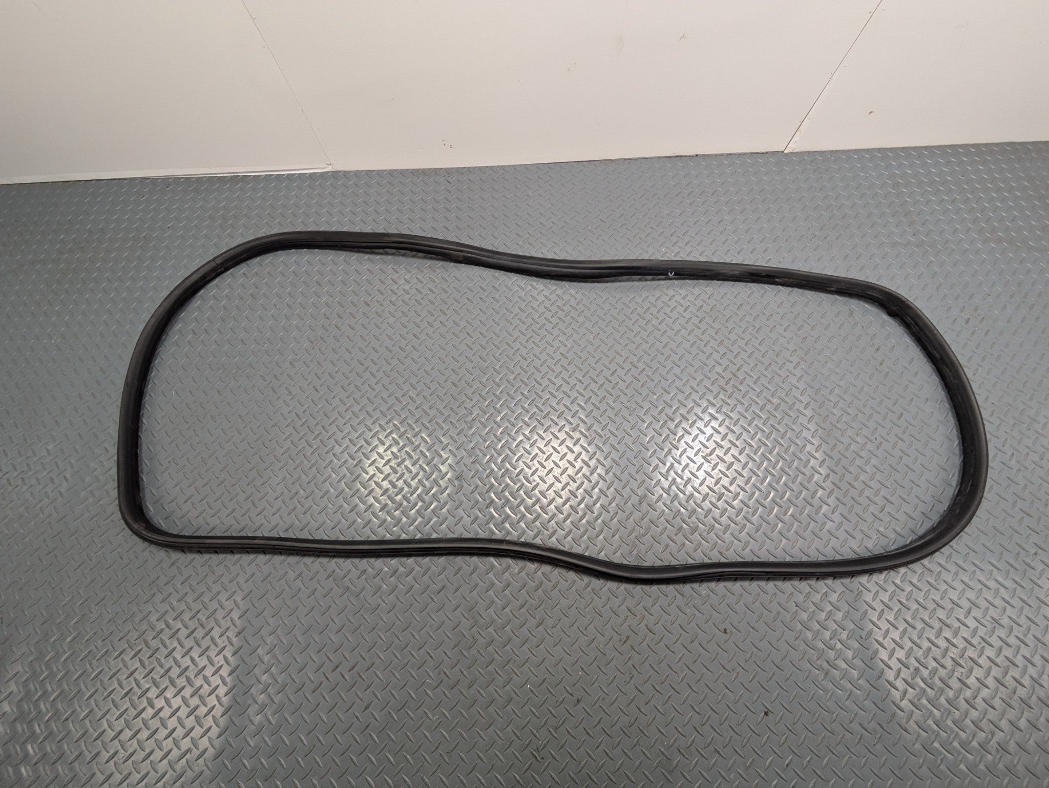 2010 - 2014 OEM CADILLAC ESCALADE ESV REAR TRUNK TAILGATE SEAL WEATHER STRIPPING