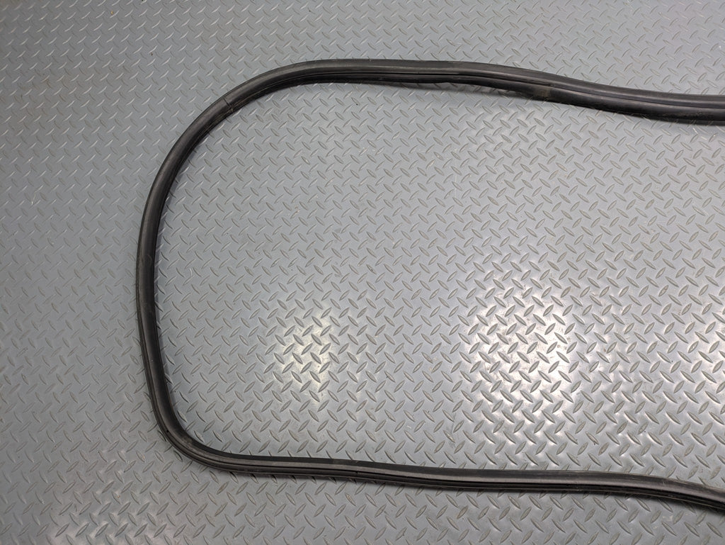 2010 - 2014 OEM CADILLAC ESCALADE ESV REAR TRUNK TAILGATE SEAL WEATHER STRIPPING