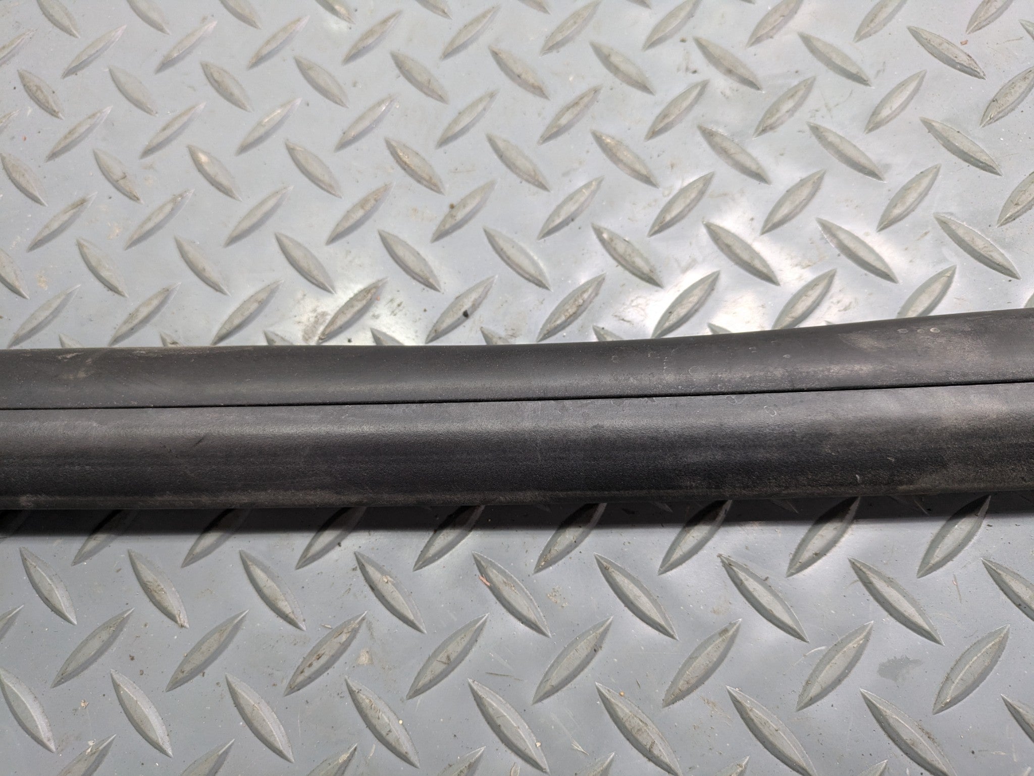 2010 - 2014 OEM CADILLAC ESCALADE ESV REAR TRUNK TAILGATE SEAL WEATHER STRIPPING