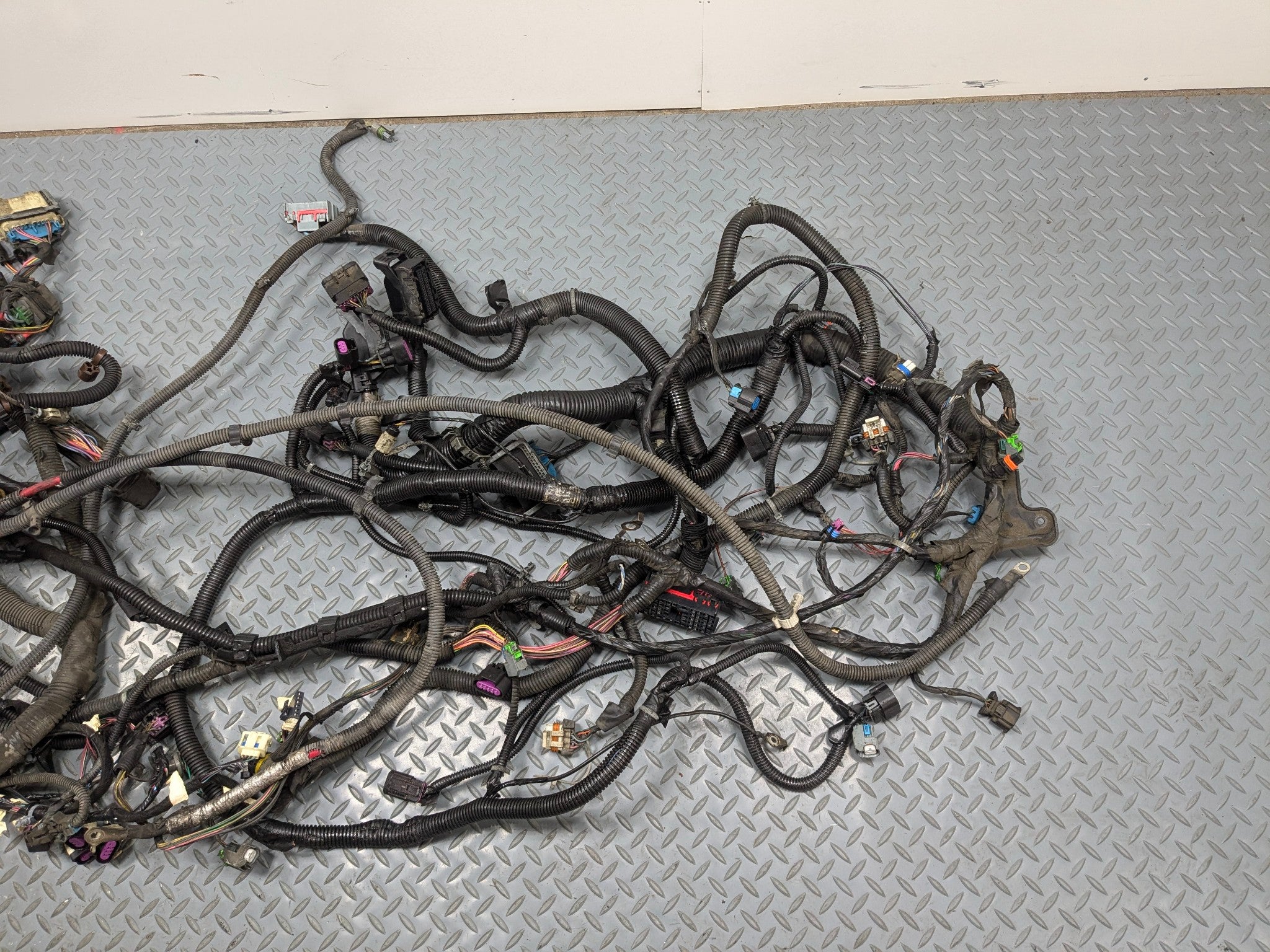 10 - 14 OEM CADILLAC ESCALADE ESV INTERIOR HOOD WIRE HARNESS CABLE AND CONNECTOR