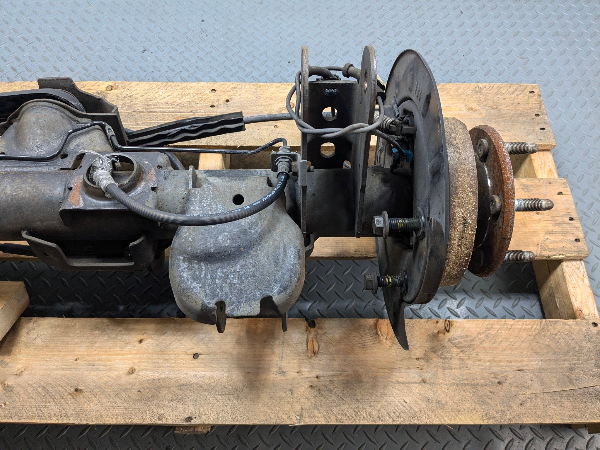 2010 - 2014 OEM CADILLAC ESCALADE ESV REAR AXLE HOUSING ASSEMBLY