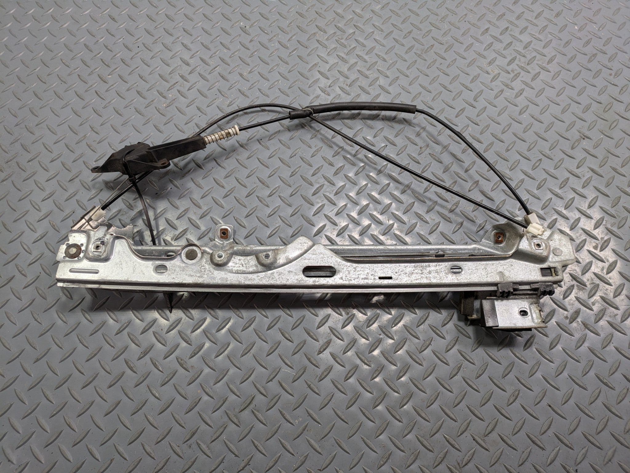 03 - 06 OEM CHEVROLET TAHOE FRONT RIGHT PASSENGER SIDE DOOR REGULATOR ASSEMBLY