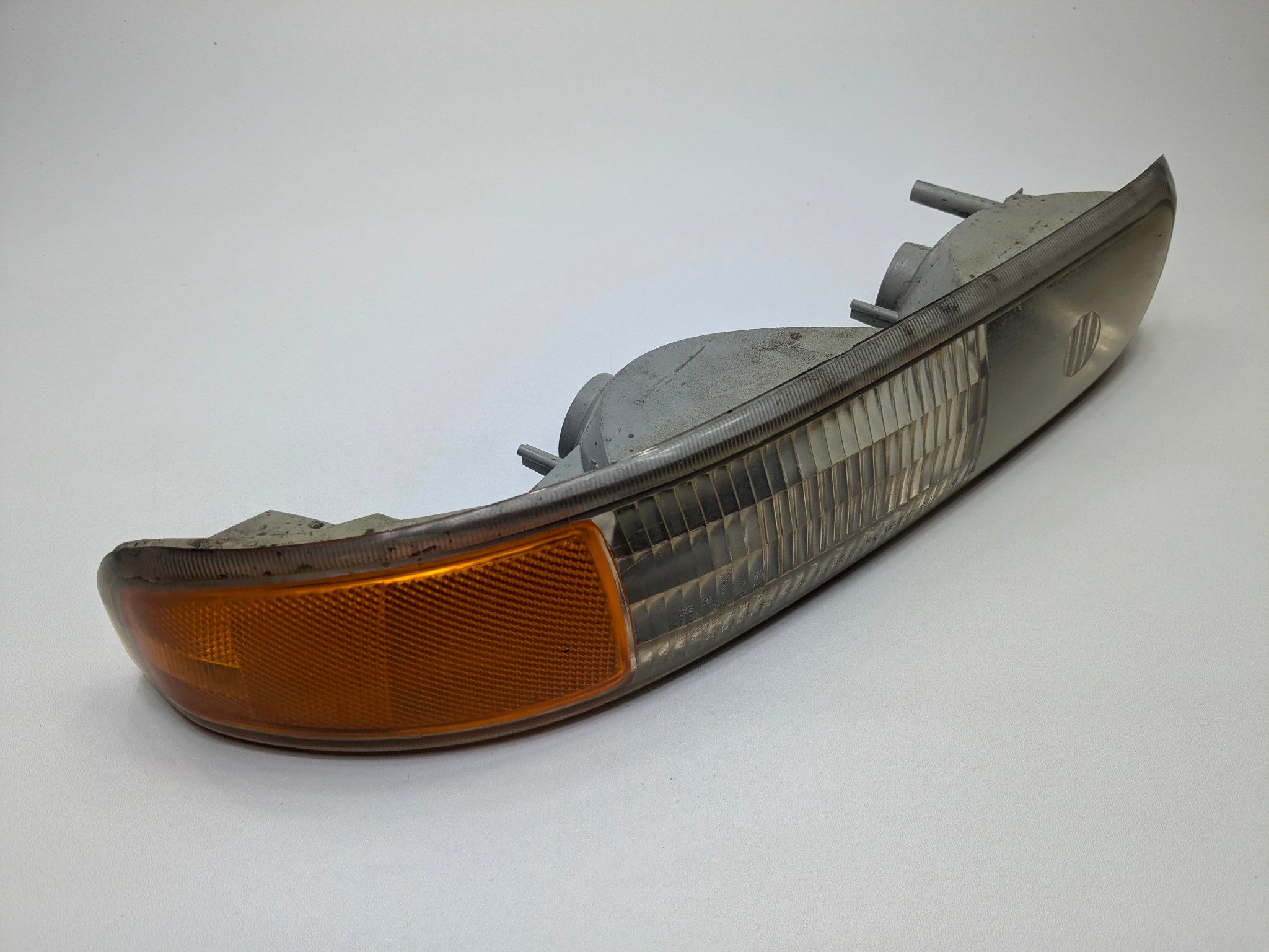 03 - 06 OEM CHEVROLET TAHOE FRONT LEFT TURN SIGNAL FOG LIGHT LAMP  ASSEMBLY