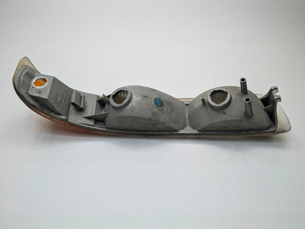 03 - 06 OEM CHEVROLET TAHOE FRONT LEFT TURN SIGNAL FOG LIGHT LAMP  ASSEMBLY