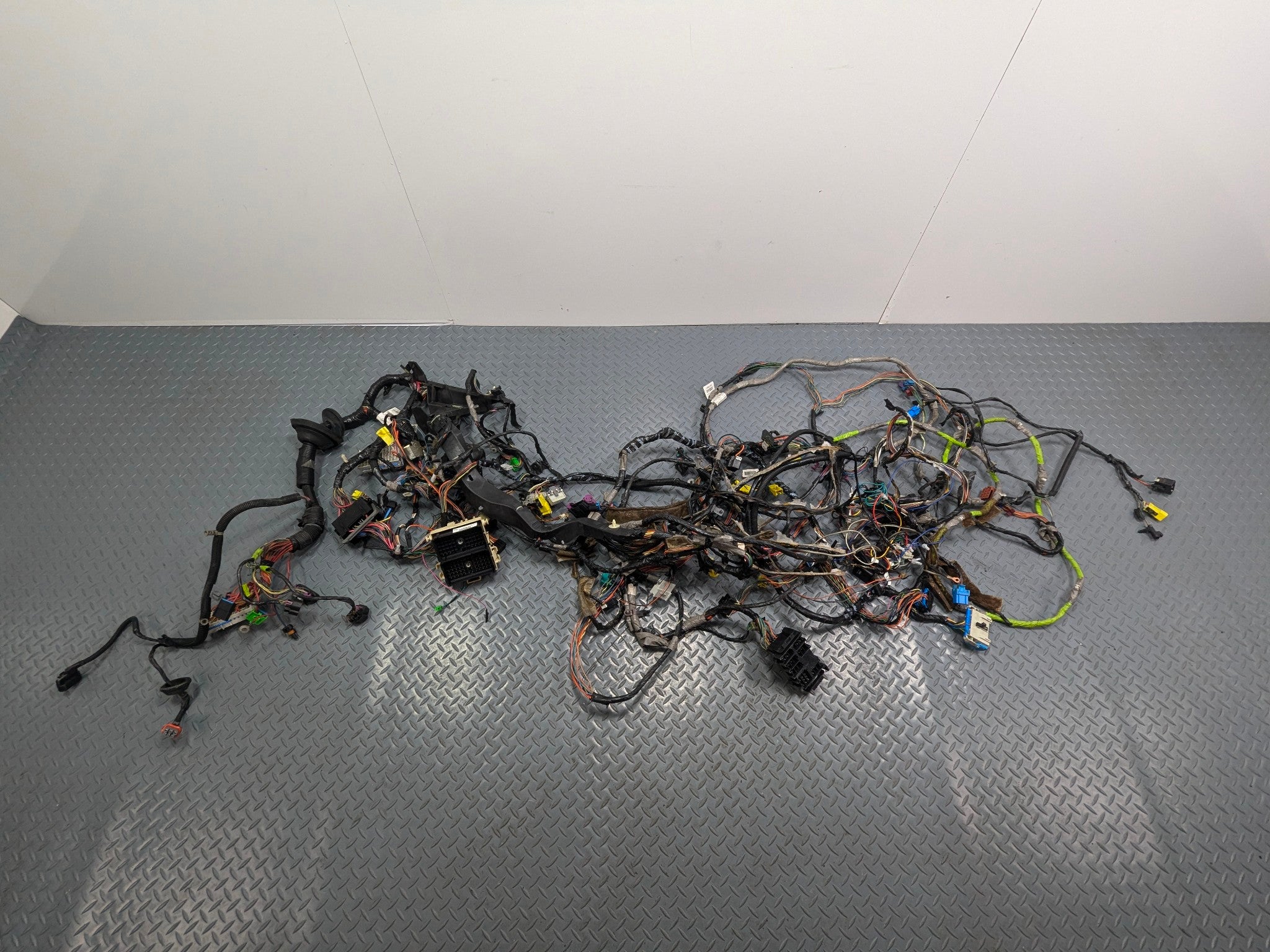 03 -06 OEM CHEVROLET TAHOE INTERIOR BODY WIRE WIRING HARNESS CABLE AND CONNECTOR