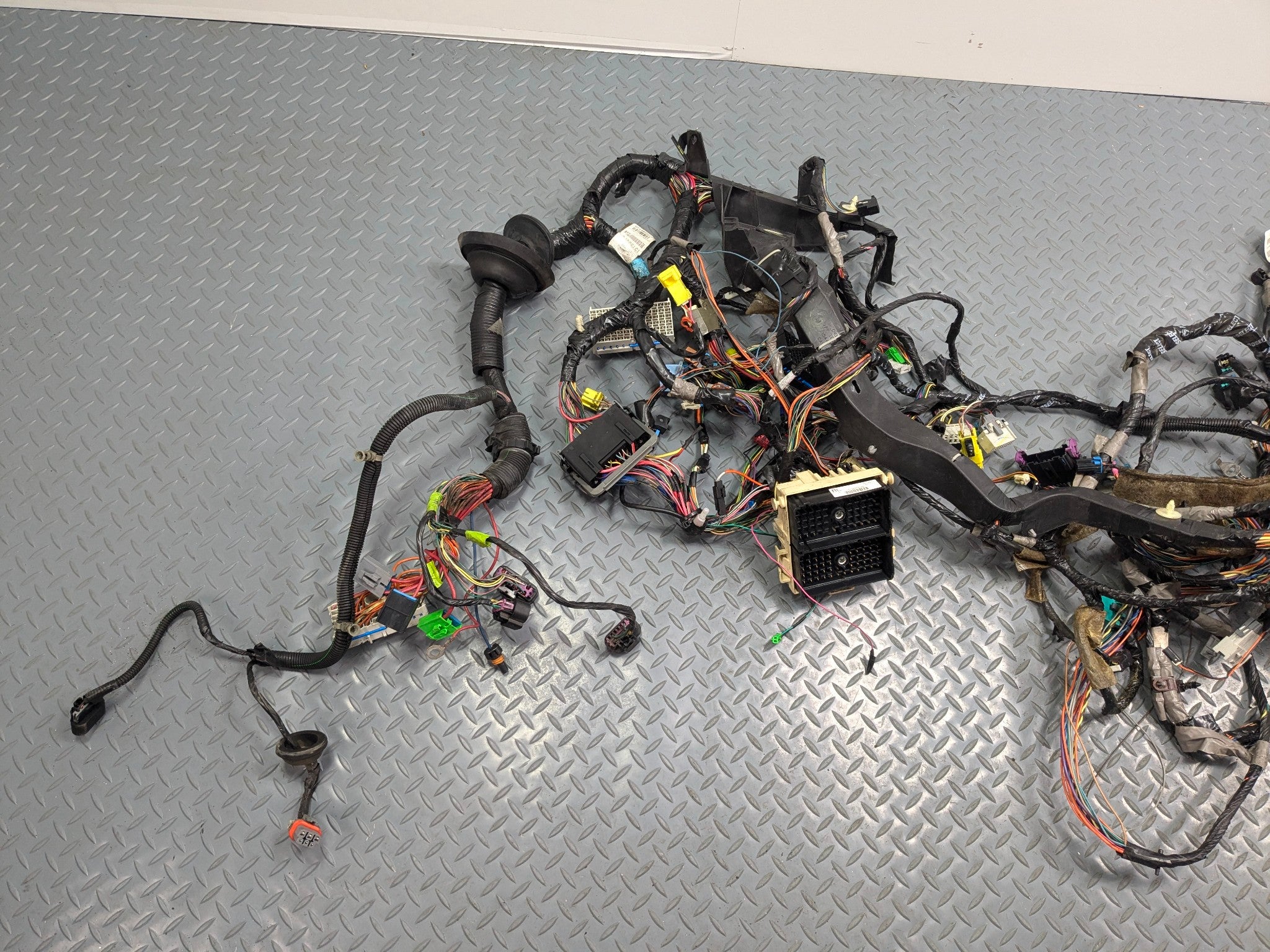 03 -06 OEM CHEVROLET TAHOE INTERIOR BODY WIRE WIRING HARNESS CABLE AND CONNECTOR