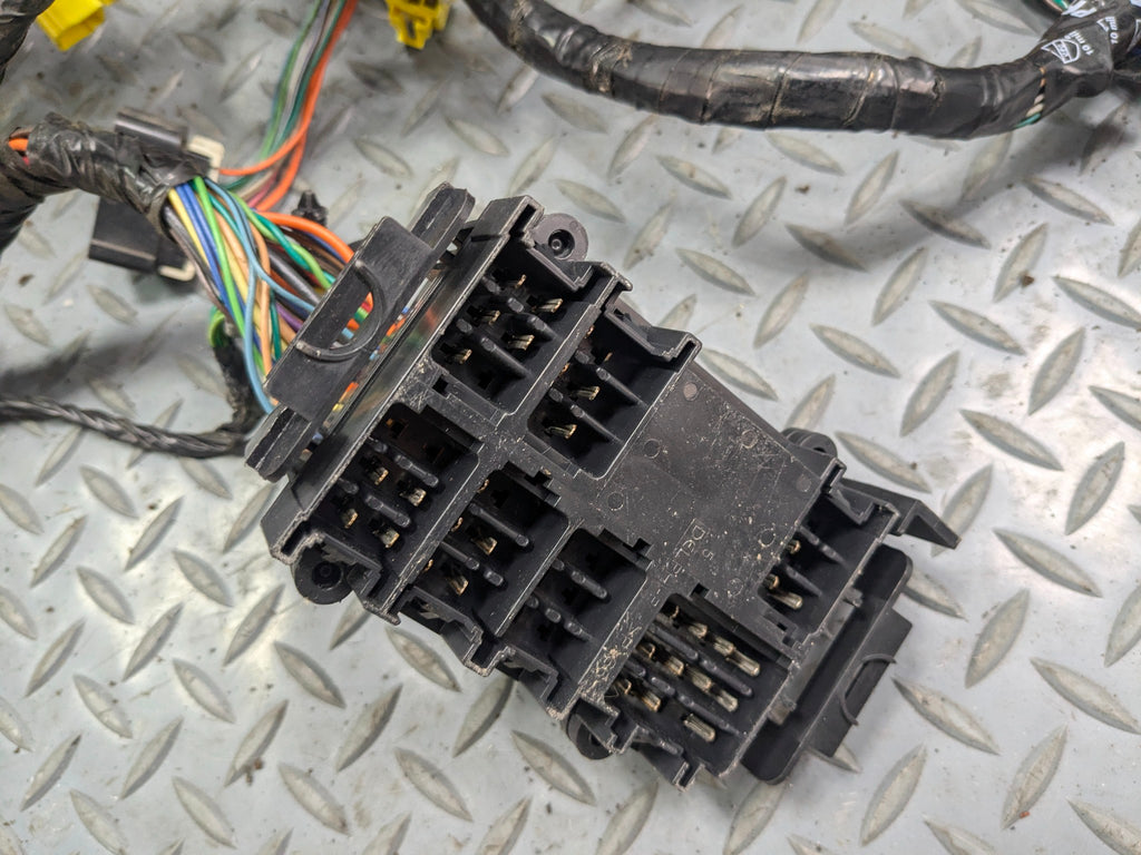 03 -06 OEM CHEVROLET TAHOE INTERIOR BODY WIRE WIRING HARNESS CABLE AND CONNECTOR