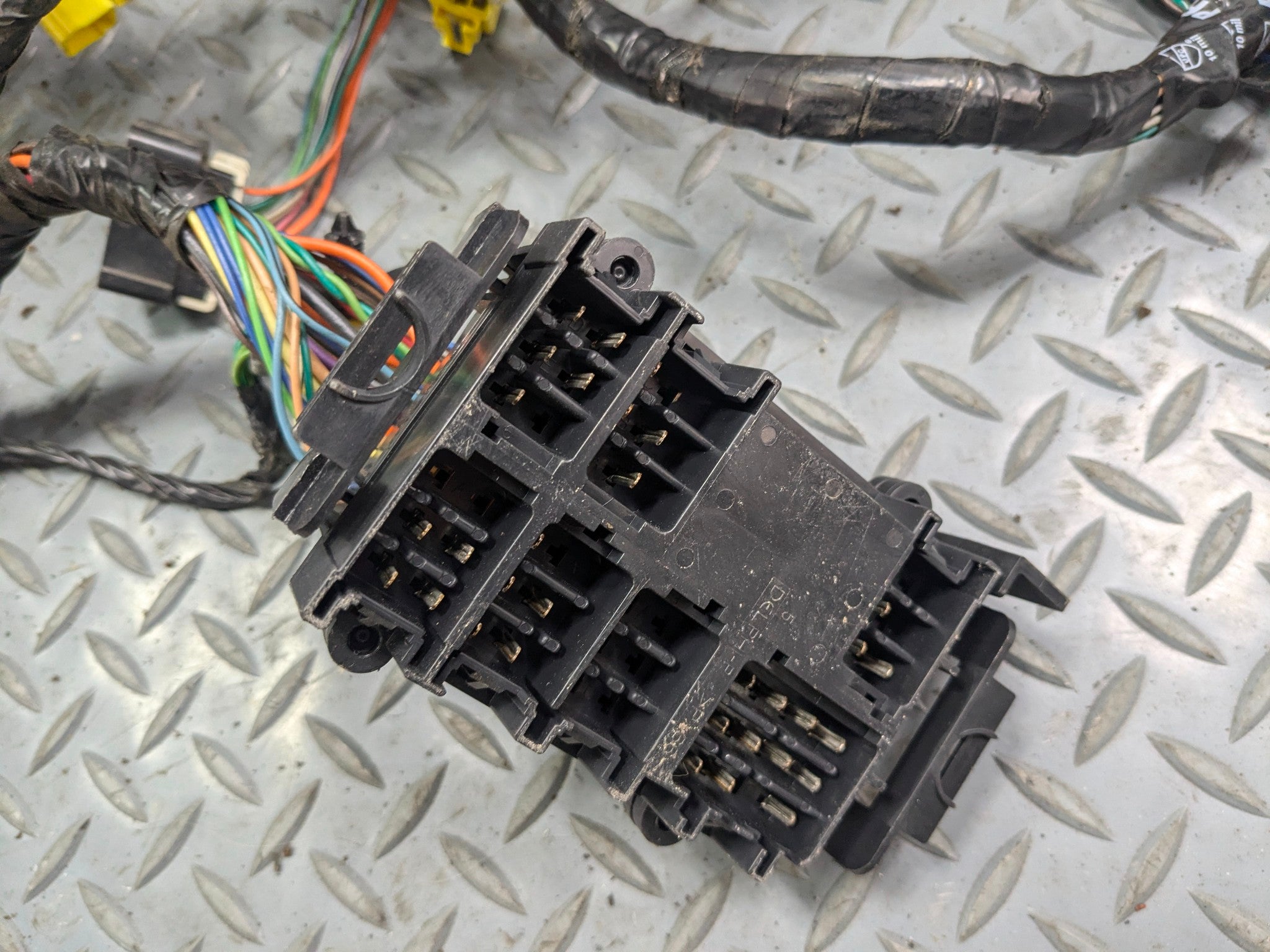 03 -06 OEM CHEVROLET TAHOE INTERIOR BODY WIRE WIRING HARNESS CABLE AND CONNECTOR