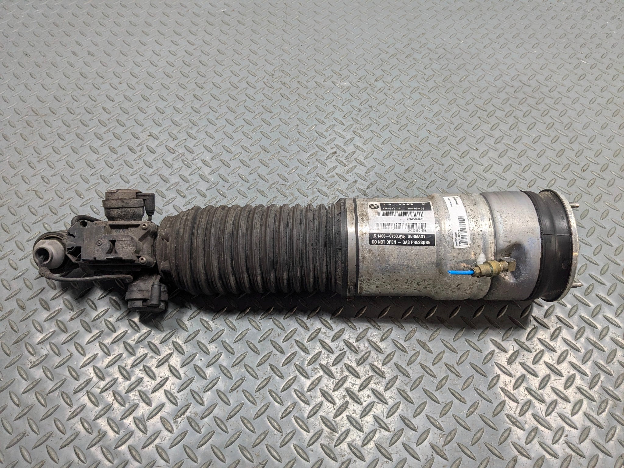 08 - 12 OEM BMW 750LI REAR RIGHT PASSENGER SIDE AIR SUSPENSION STRUT ASSEMBLY