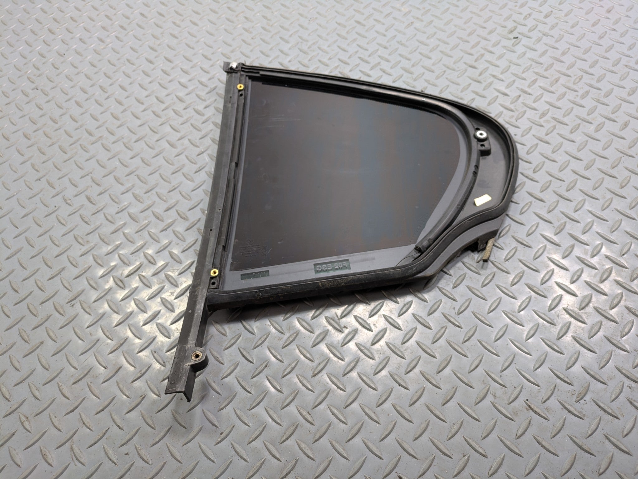 08 - 12 OEM BMW 750LI REAR RIGHT PASSENGER SIDE DOOR QUARTER VENT WINDOW GLASS