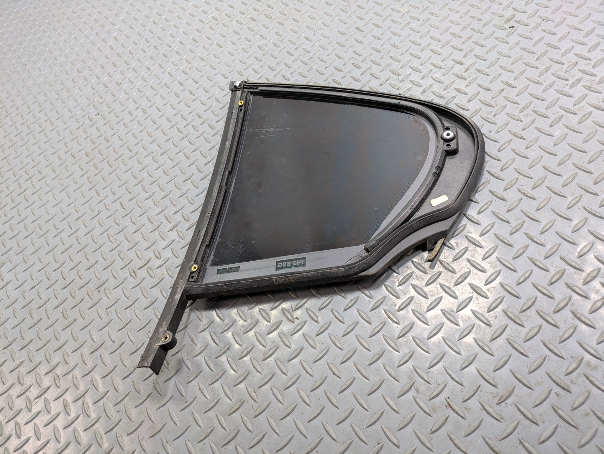 08 - 12 OEM BMW 750LI REAR RIGHT PASSENGER SIDE DOOR QUARTER VENT WINDOW GLASS